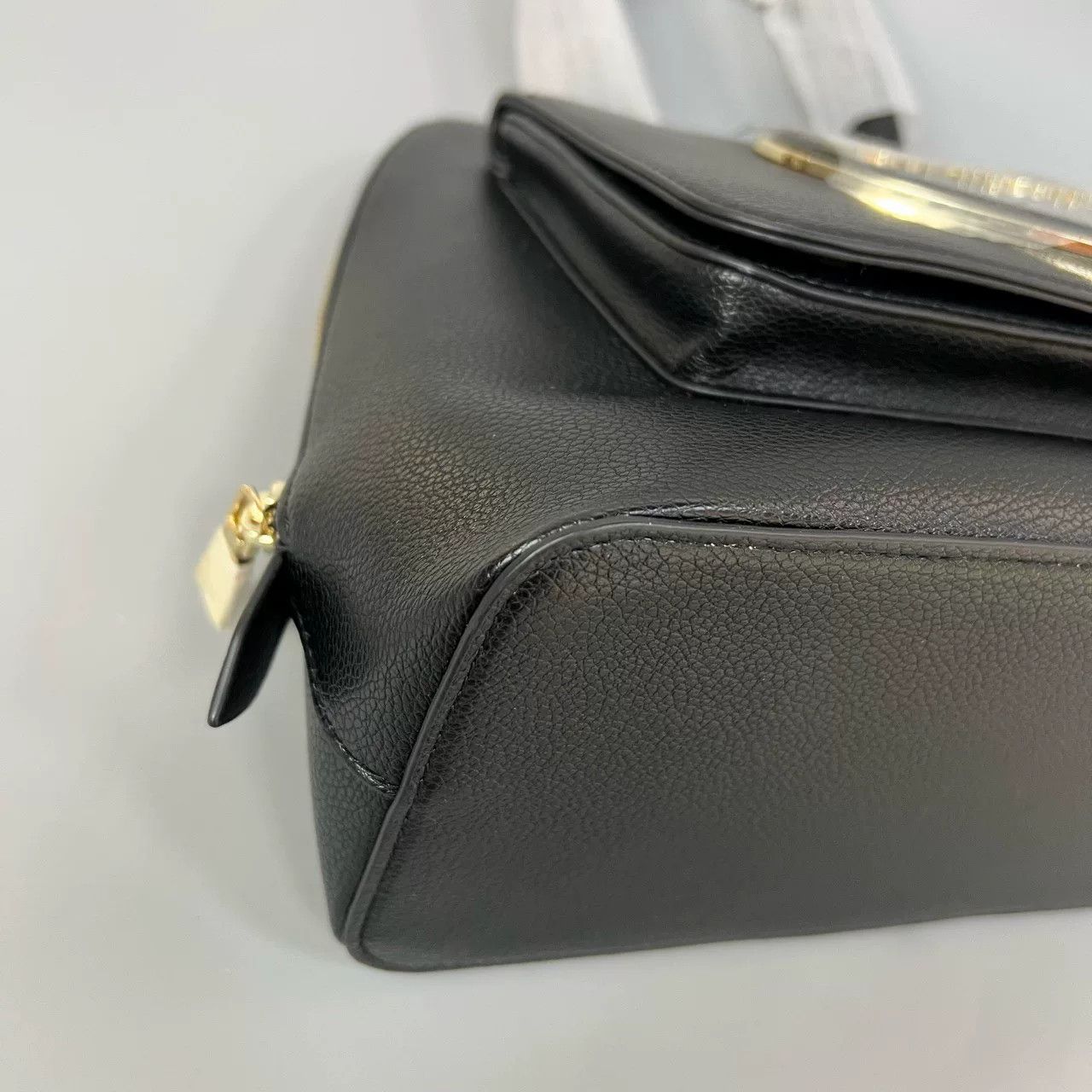 Moschino Pre-loved Bag Very good condition Size ONE SIZE - 6 Thumbnail