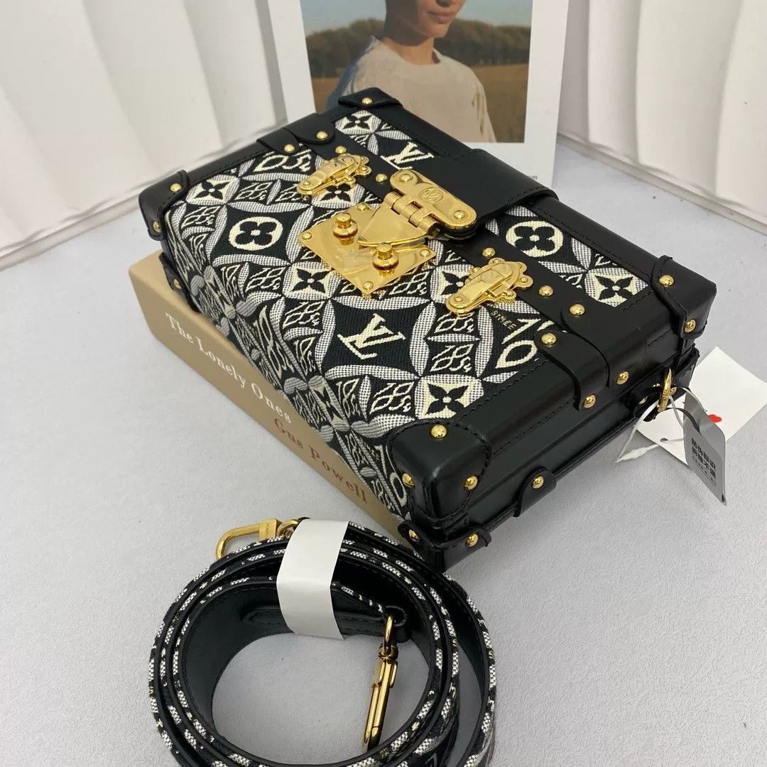 Louis Vuitton Pre-loved Bag Very good condition Size ONE SIZE - 7 Thumbnail
