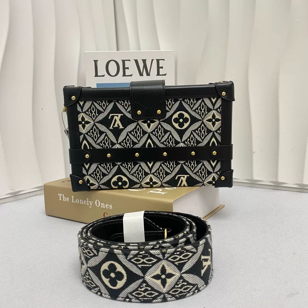 Louis Vuitton Pre-loved Bag Very good condition Size ONE SIZE - 3 Thumbnail