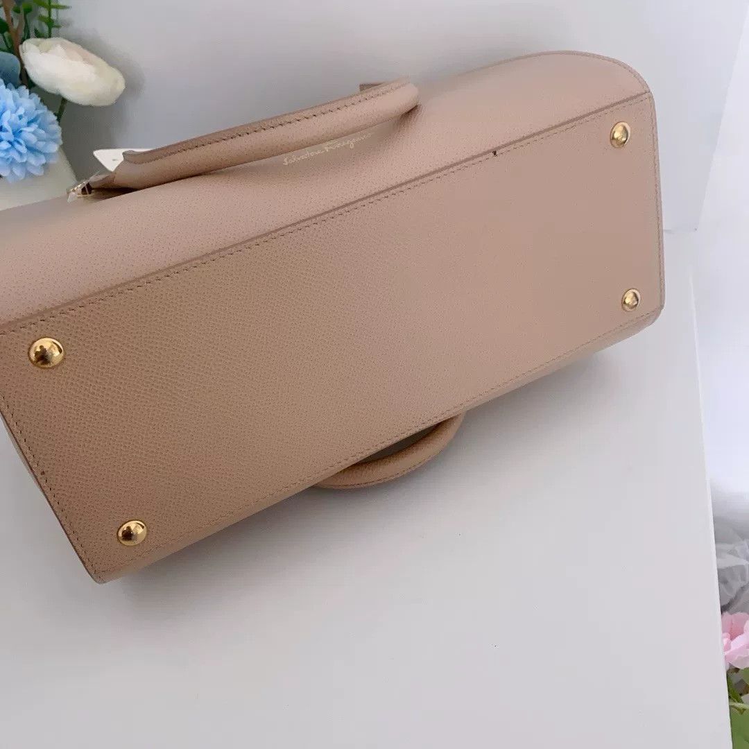 Salvatore Ferragamo Pre-loved Bag Very good condition Size ONE SIZE - 6 Thumbnail