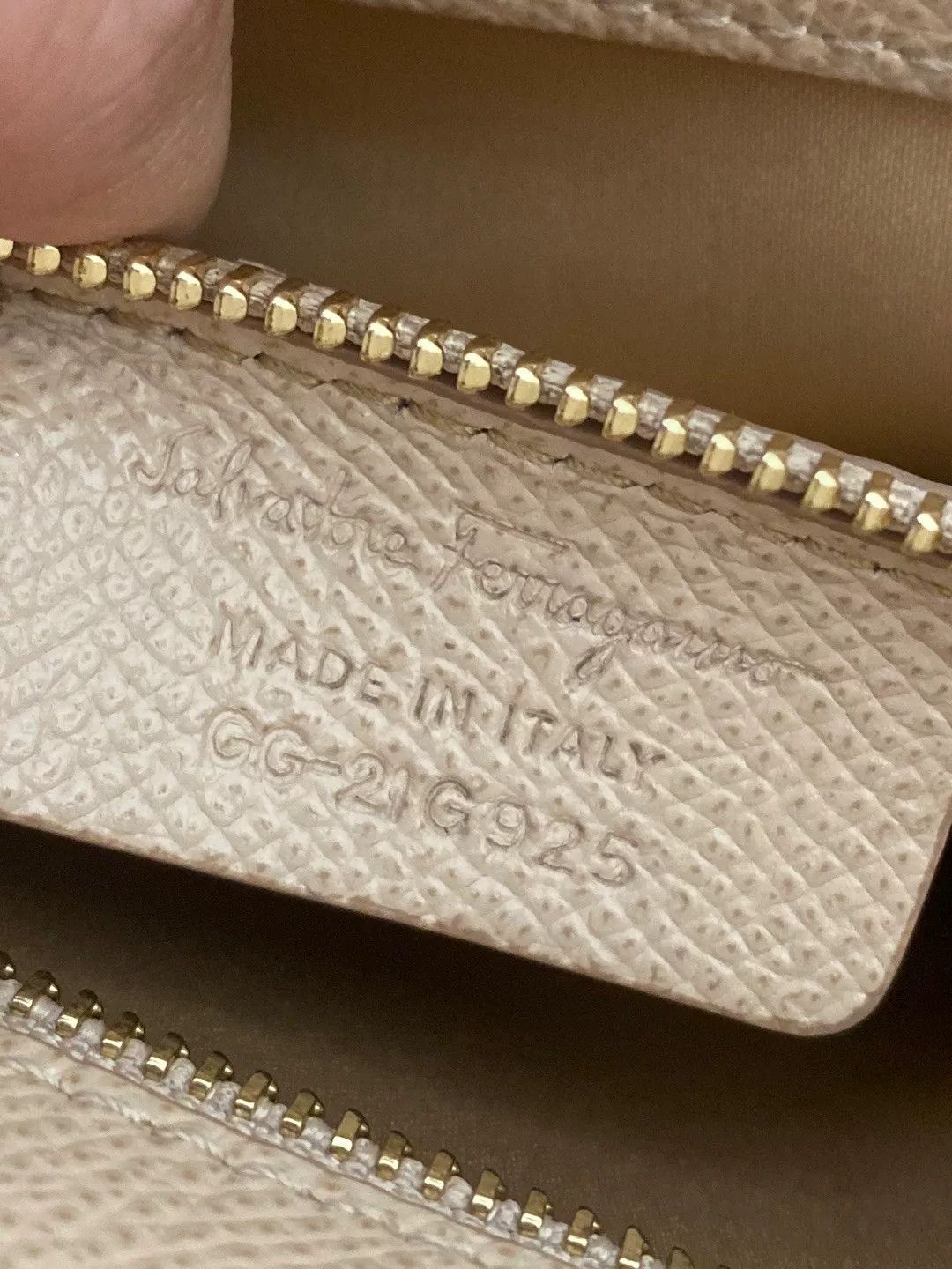 Salvatore Ferragamo Pre-loved Bag Very good condition Size ONE SIZE - 7 Thumbnail