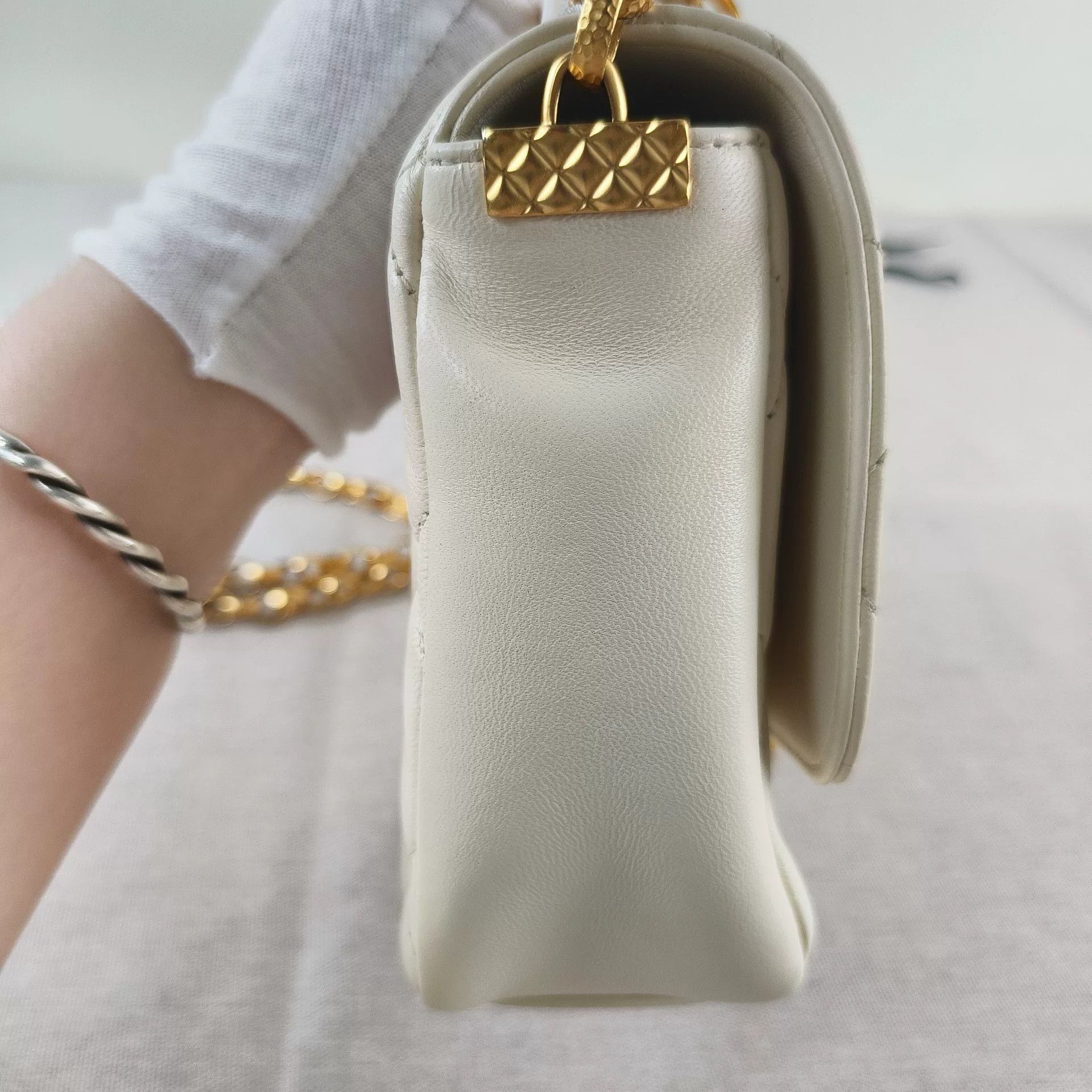 Chanel Pre-loved Bag Very good condition Size ONE SIZE - 6 Thumbnail