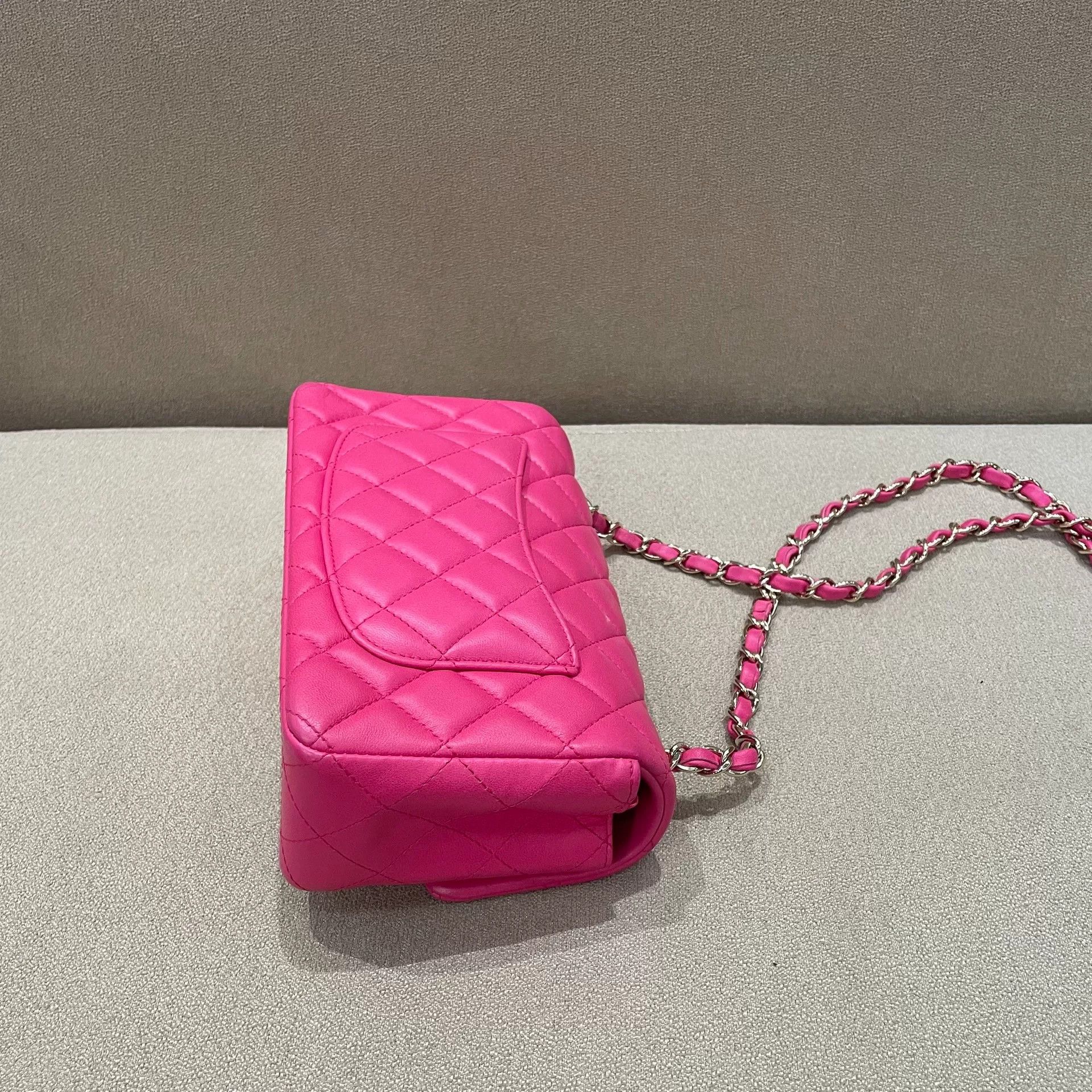 Chanel Pre-loved Bag Very good condition Size ONE SIZE - 5 Thumbnail