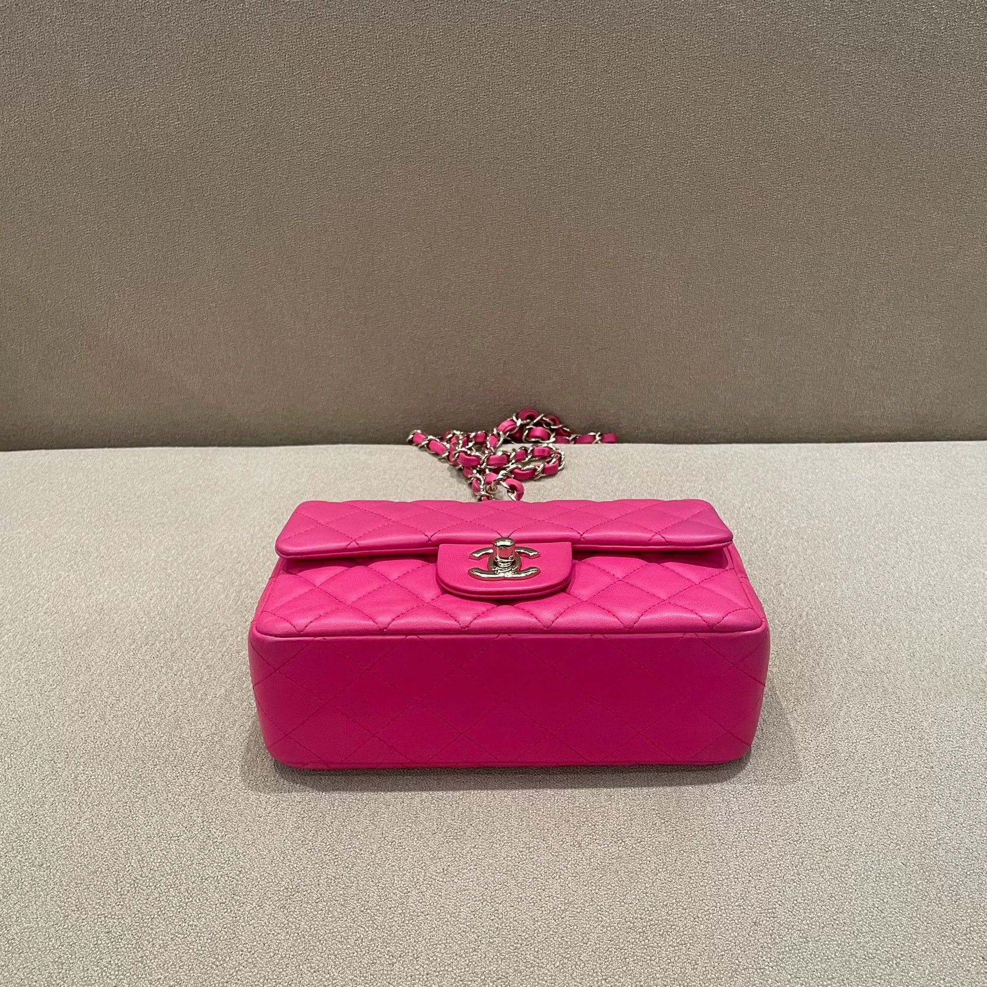 Chanel Pre-loved Bag Very good condition Size ONE SIZE - 6 Thumbnail