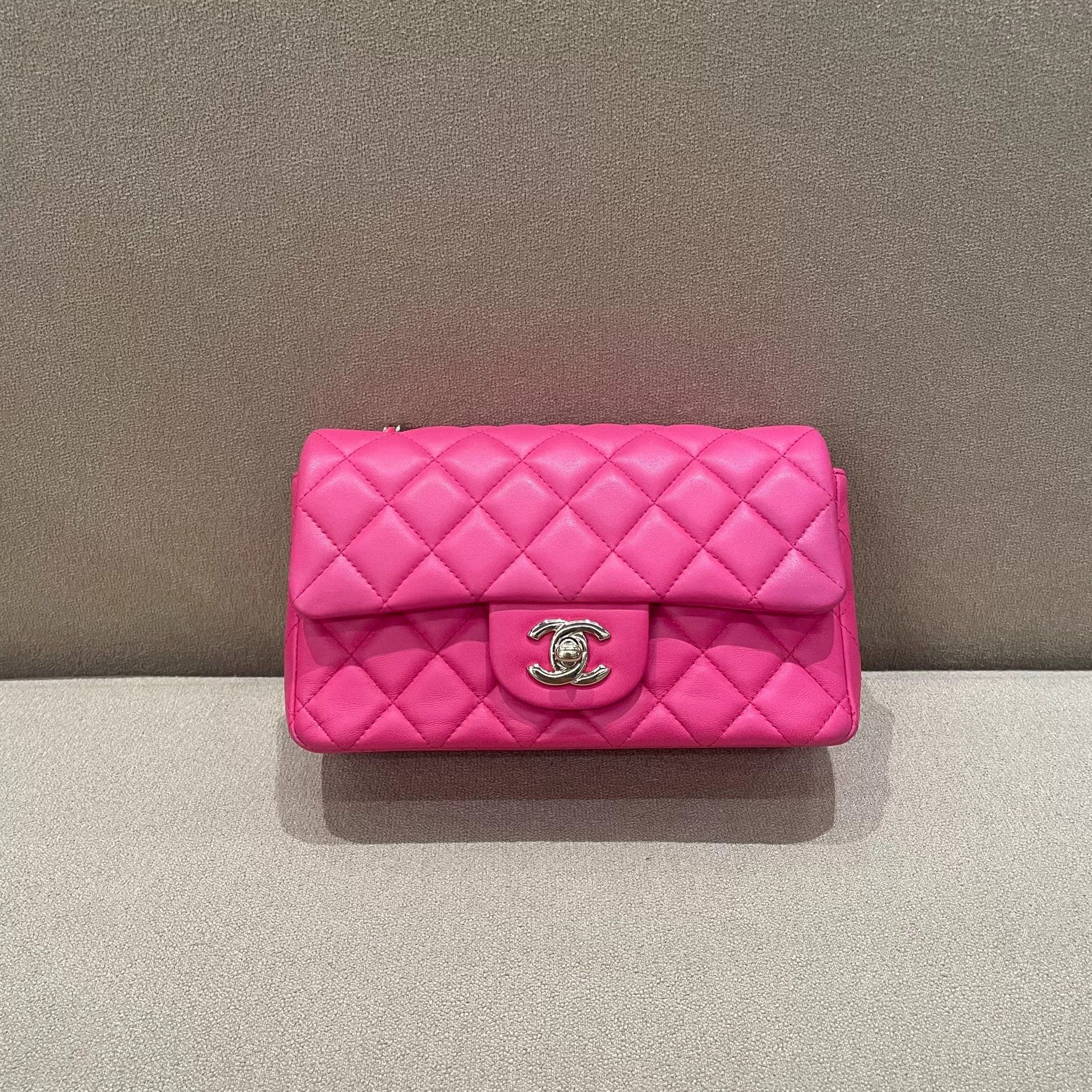 Chanel Pre-loved Bag Very good condition Size ONE SIZE - 2 Thumbnail