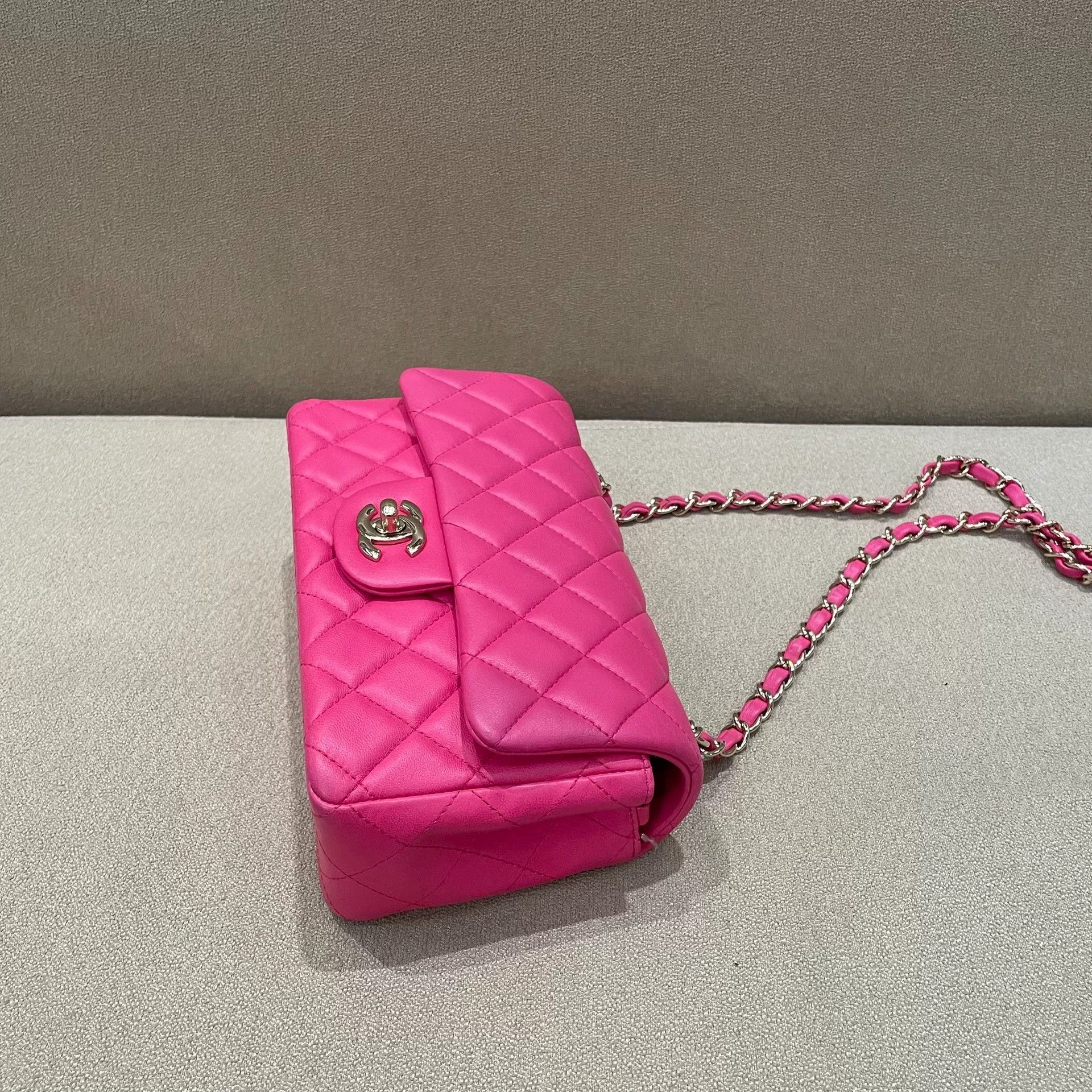 Chanel Pre-loved Bag Very good condition Size ONE SIZE - 4 Thumbnail