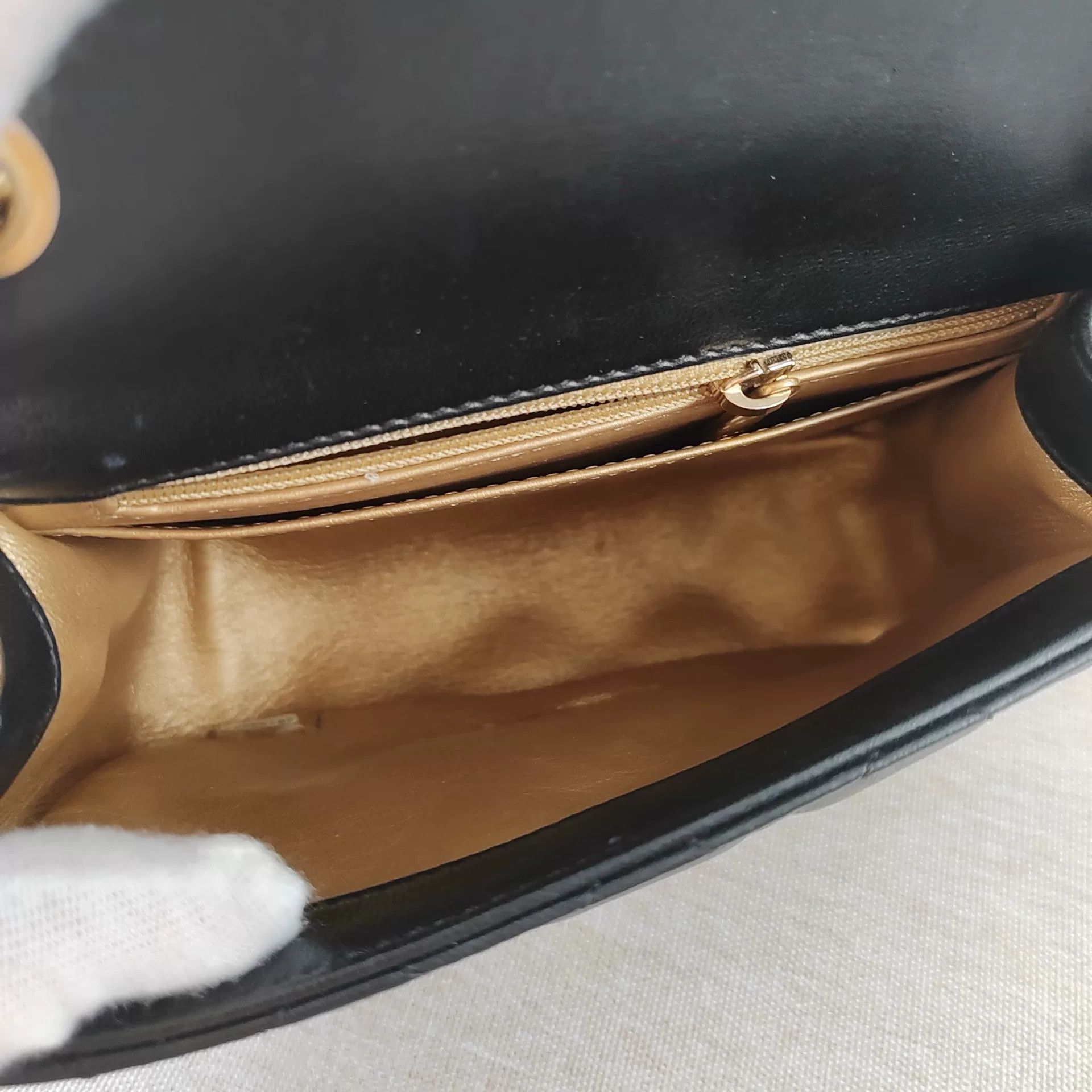 Chanel Pre-loved Bag Very good condition Size ONE SIZE - 9 Thumbnail