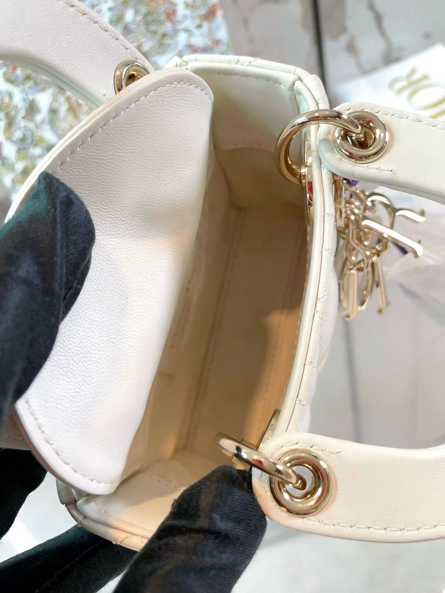 Dior Pre-loved Bag Very good condition Size ONE SIZE - 9 Thumbnail