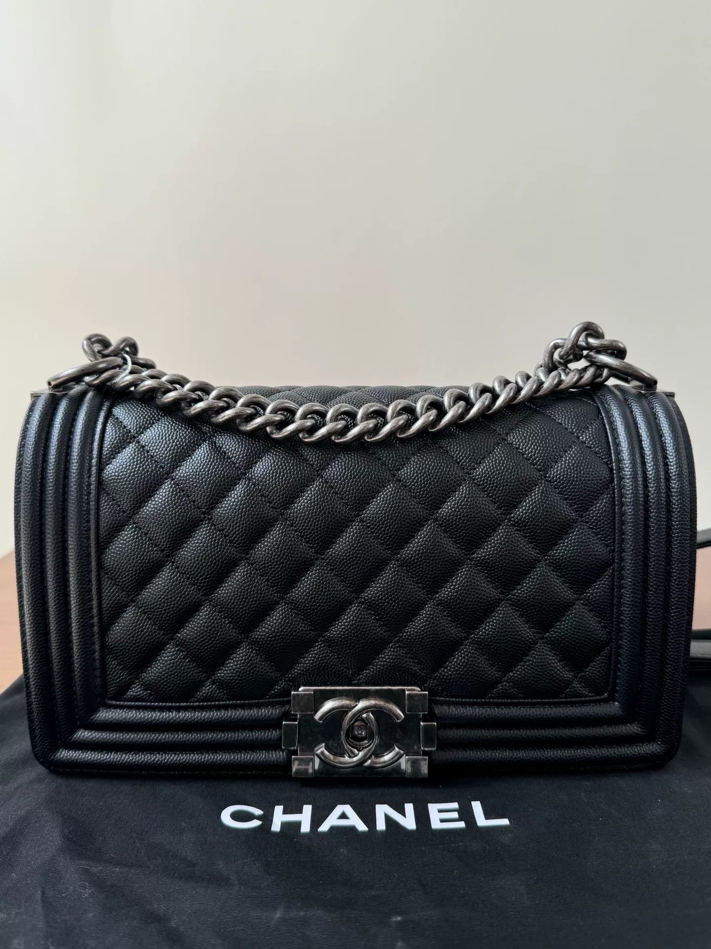 Chanel Pre-loved Bag Very good condition Size ONE SIZE - 2 Thumbnail