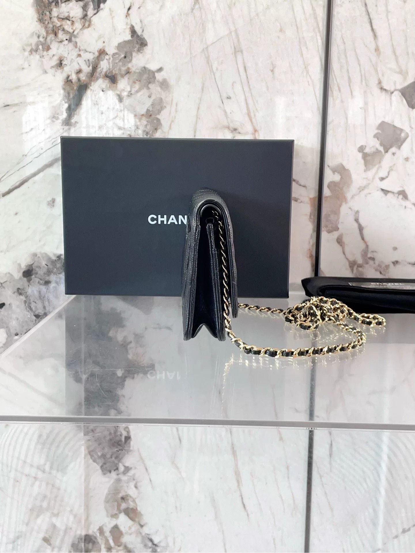 Chanel Pre-loved Bag Very good condition Size ONE SIZE - 3 Thumbnail