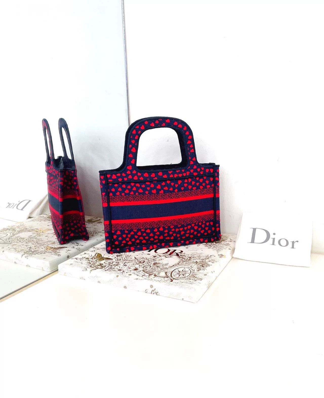 Dior Pre-loved Bag Very good condition Size ONE SIZE - 2 Thumbnail
