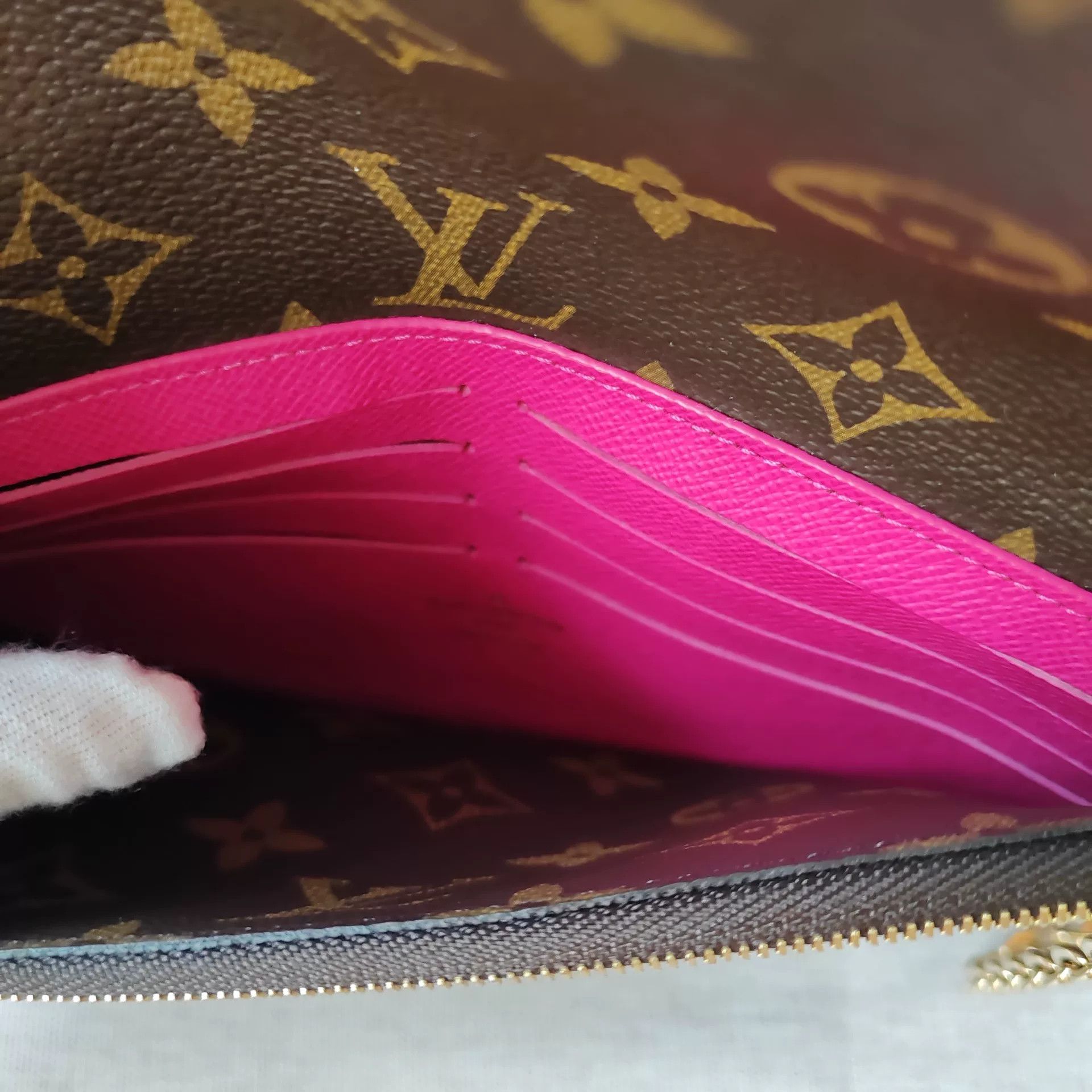 Louis Vuitton Pre-loved Bag Very good condition Size ONE SIZE - 7 Thumbnail