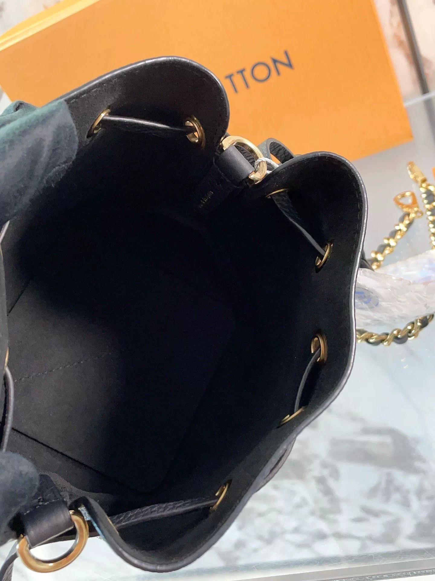 Louis Vuitton Pre-loved Bag Very good condition Size ONE SIZE - 9 Thumbnail