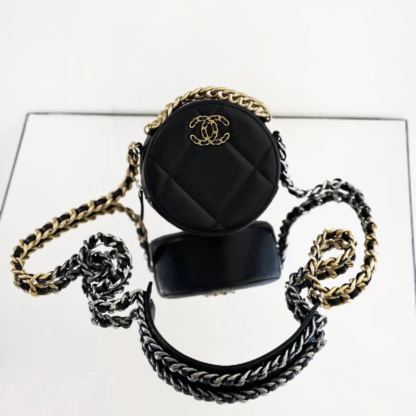 Chanel Pre-loved Bag Very good condition Size ONE SIZE - 2 Thumbnail