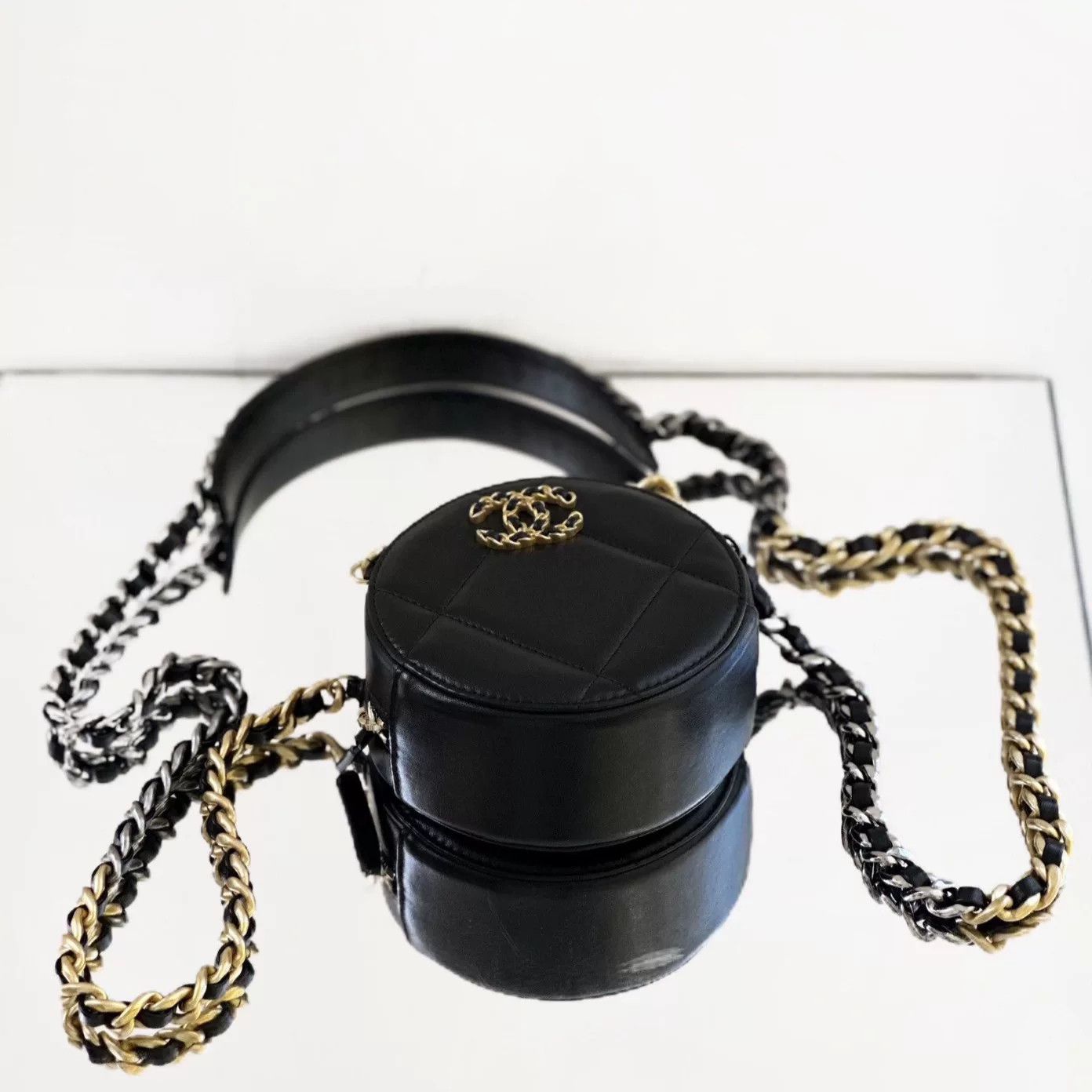 Chanel Pre-loved Bag Very good condition Size ONE SIZE - 5 Thumbnail