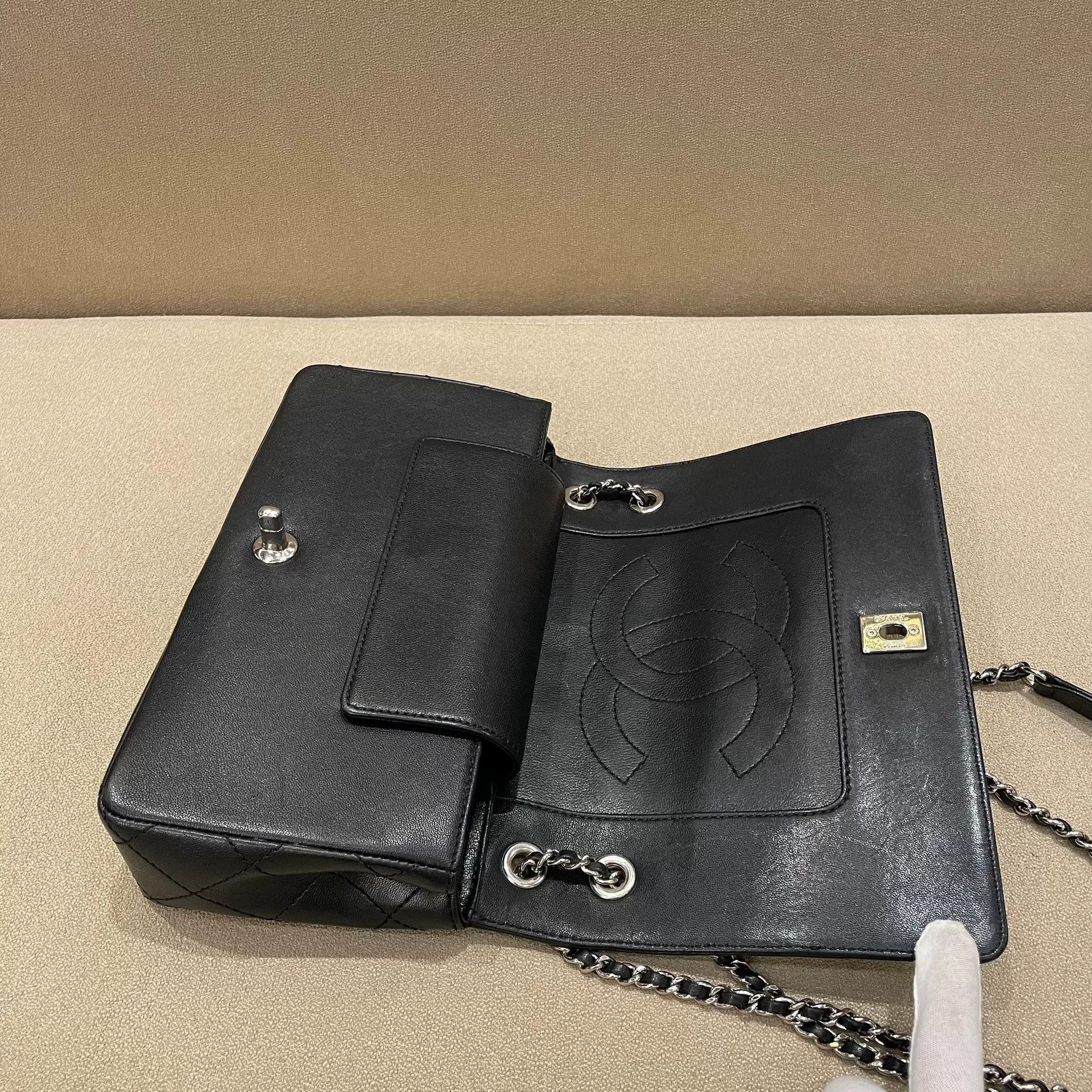 Chanel Pre-loved Bag Very good condition Size ONE SIZE - 7 Thumbnail