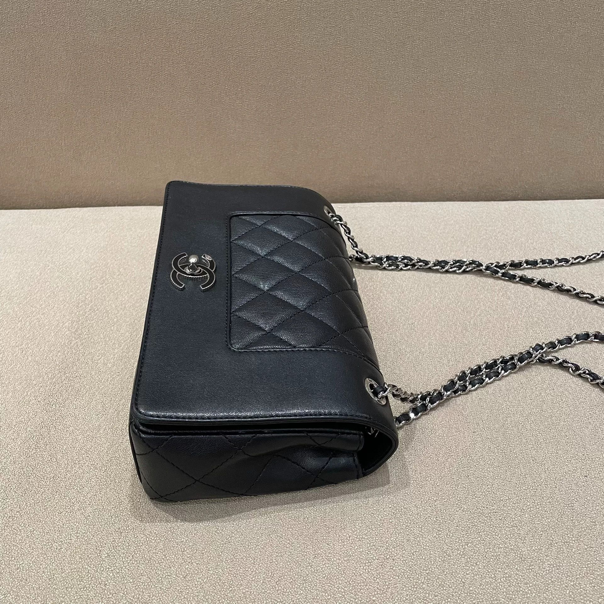 Chanel Pre-loved Bag Very good condition Size ONE SIZE - 4 Thumbnail