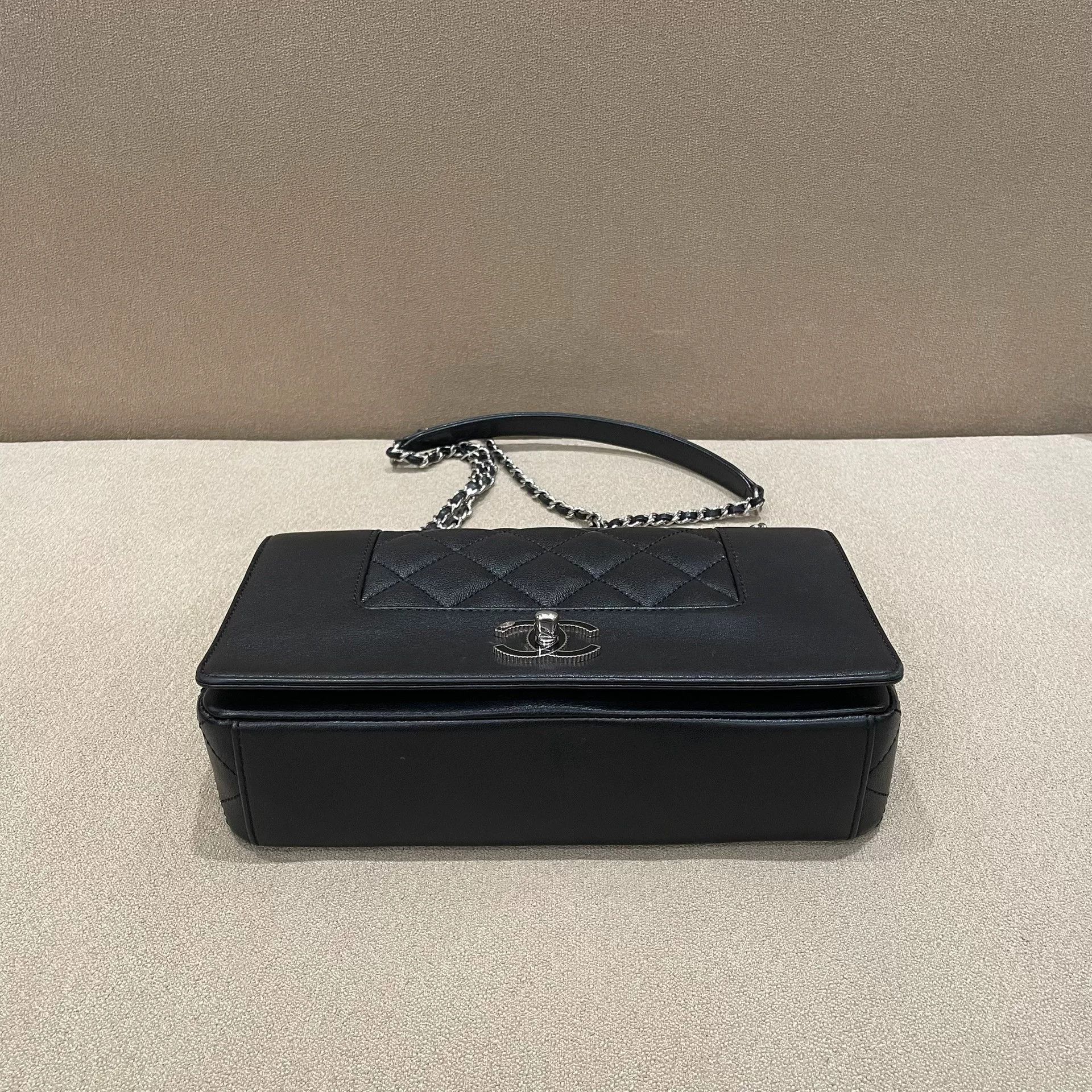Chanel Pre-loved Bag Very good condition Size ONE SIZE - 6 Thumbnail