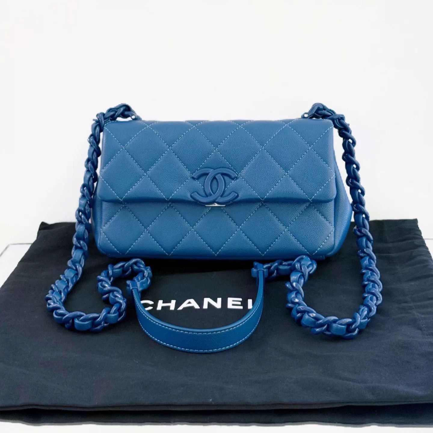 Chanel Pre-loved Bag Very good condition Size ONE SIZE - 7 Thumbnail