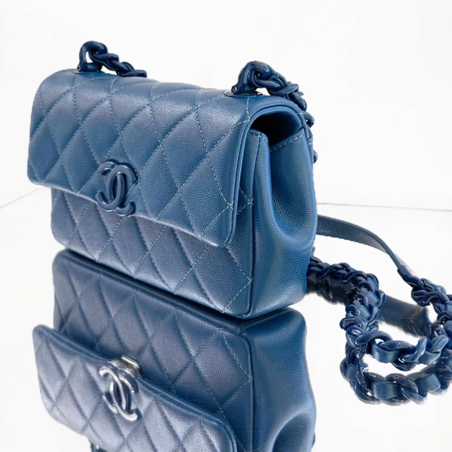 Chanel Pre-loved Bag Very good condition Size ONE SIZE - 5 Thumbnail