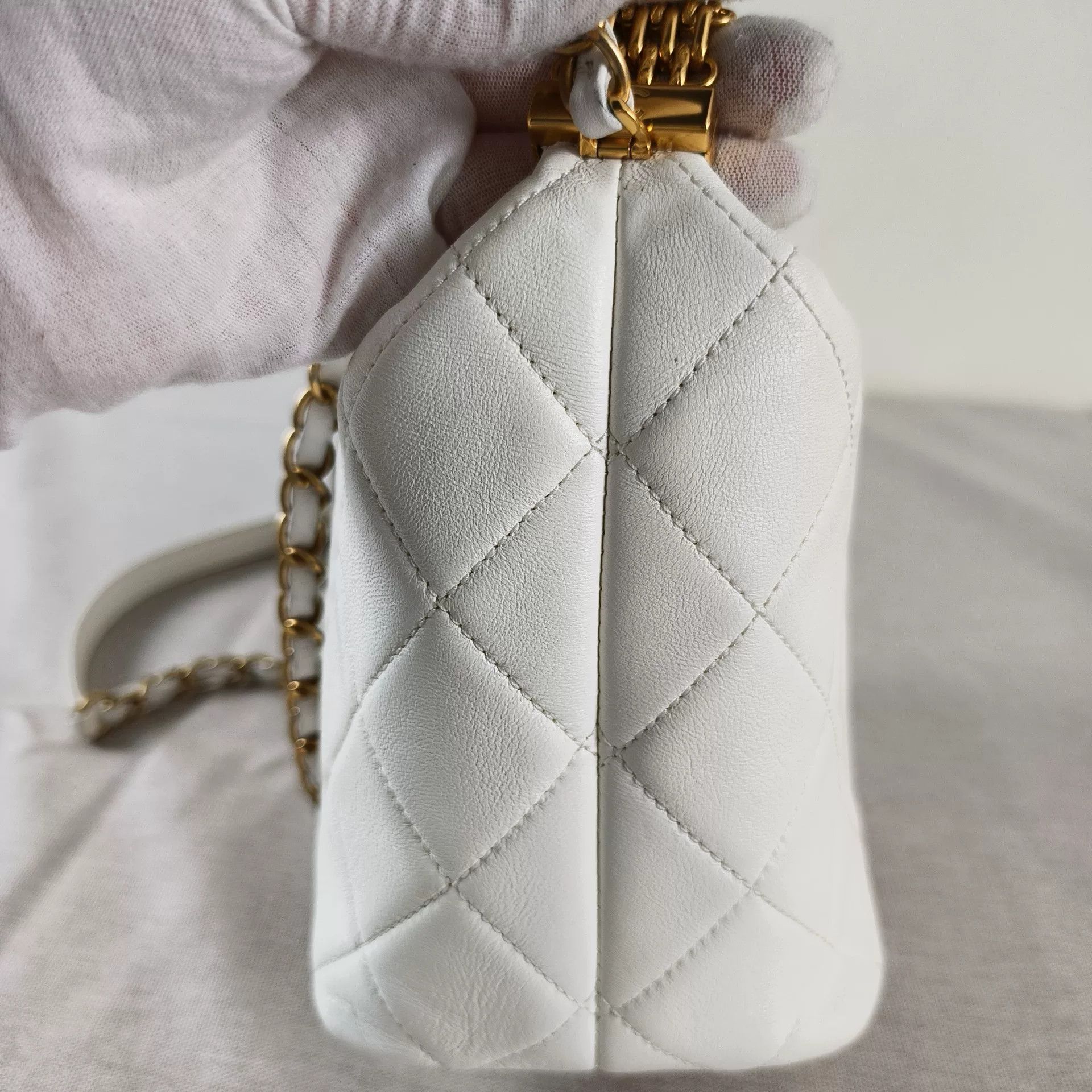 Chanel Pre-loved Bag Very good condition Size ONE SIZE - 5 Thumbnail
