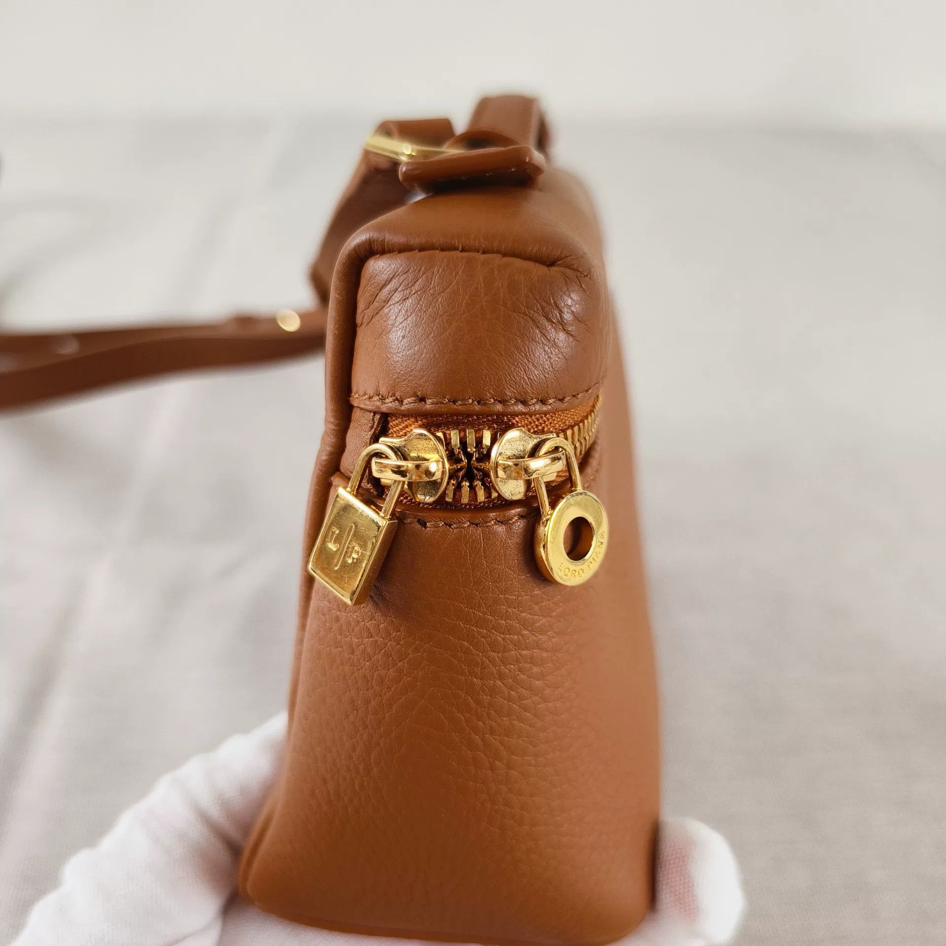 Louis Vuitton Pre-loved Bag Very good condition Size ONE SIZE - 5 Thumbnail