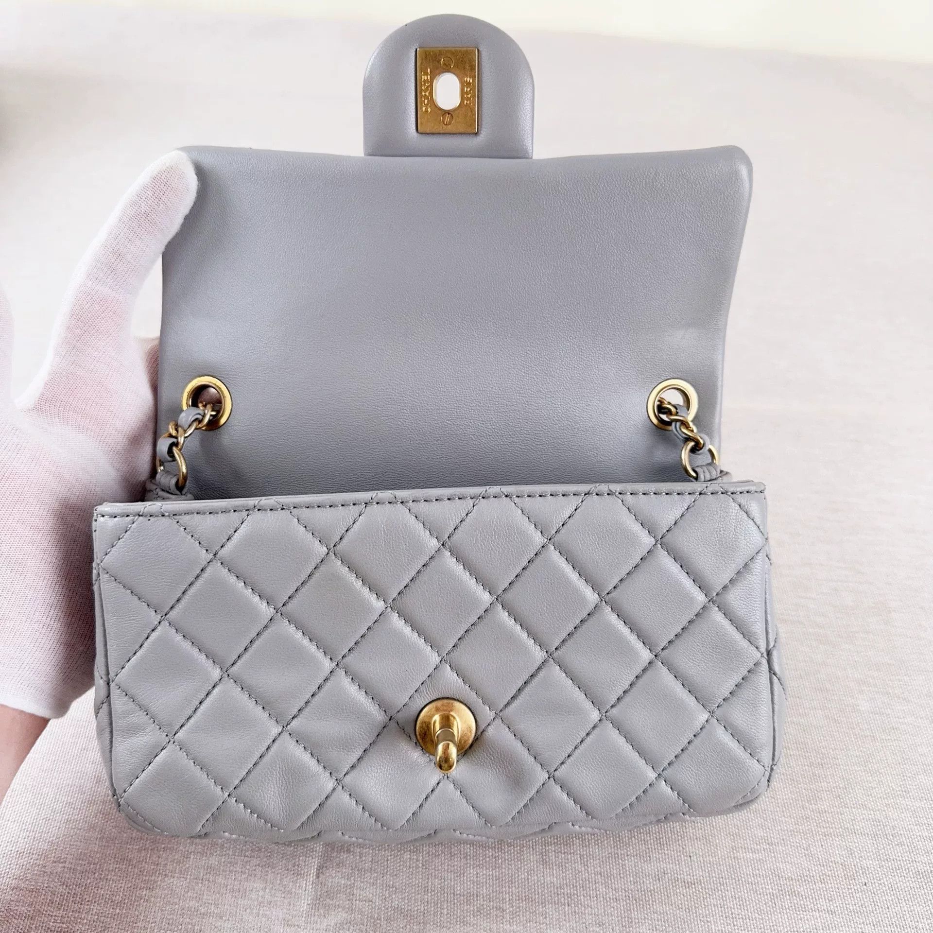 Chanel Pre-loved Bag Very good condition Size ONE SIZE - 7 Thumbnail