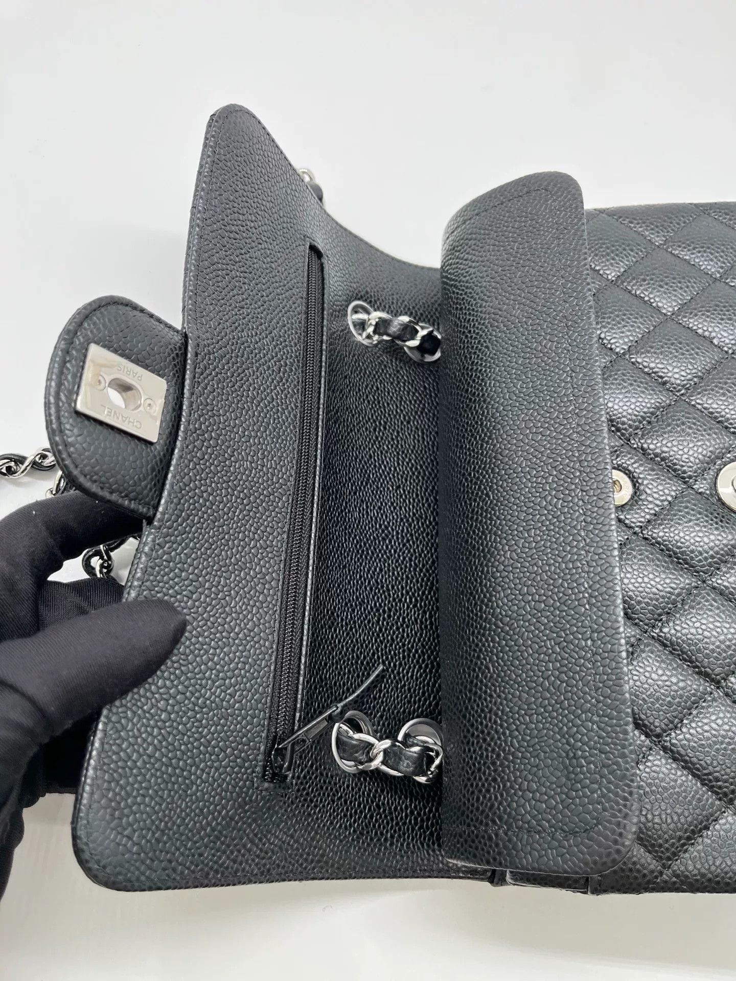 Chanel Pre-loved Bag Very good condition Size ONE SIZE - 9 Thumbnail