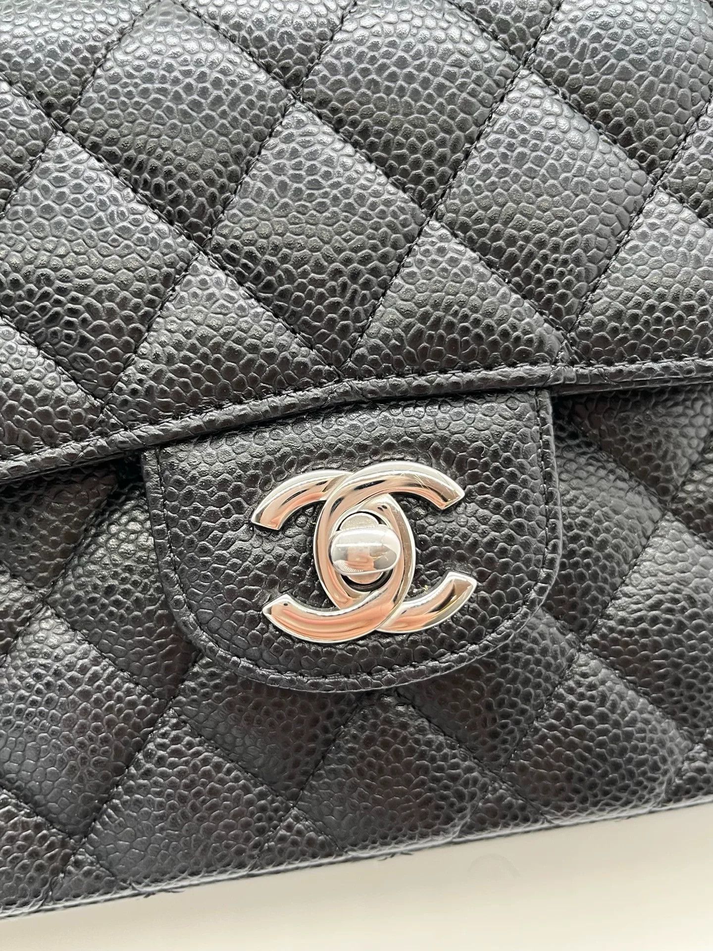 Chanel Pre-loved Bag Very good condition Size ONE SIZE - 4 Thumbnail