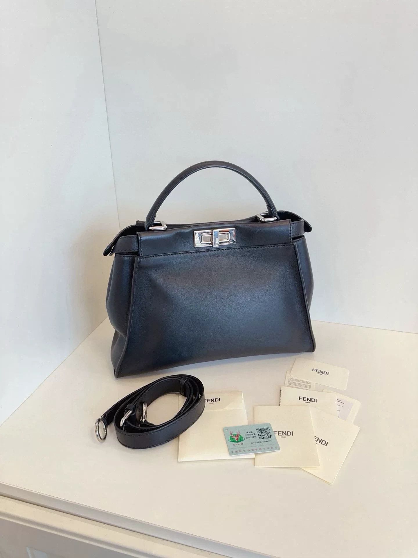 Fendi Pre-loved Bag Very good condition Size ONE SIZE - 3 Thumbnail