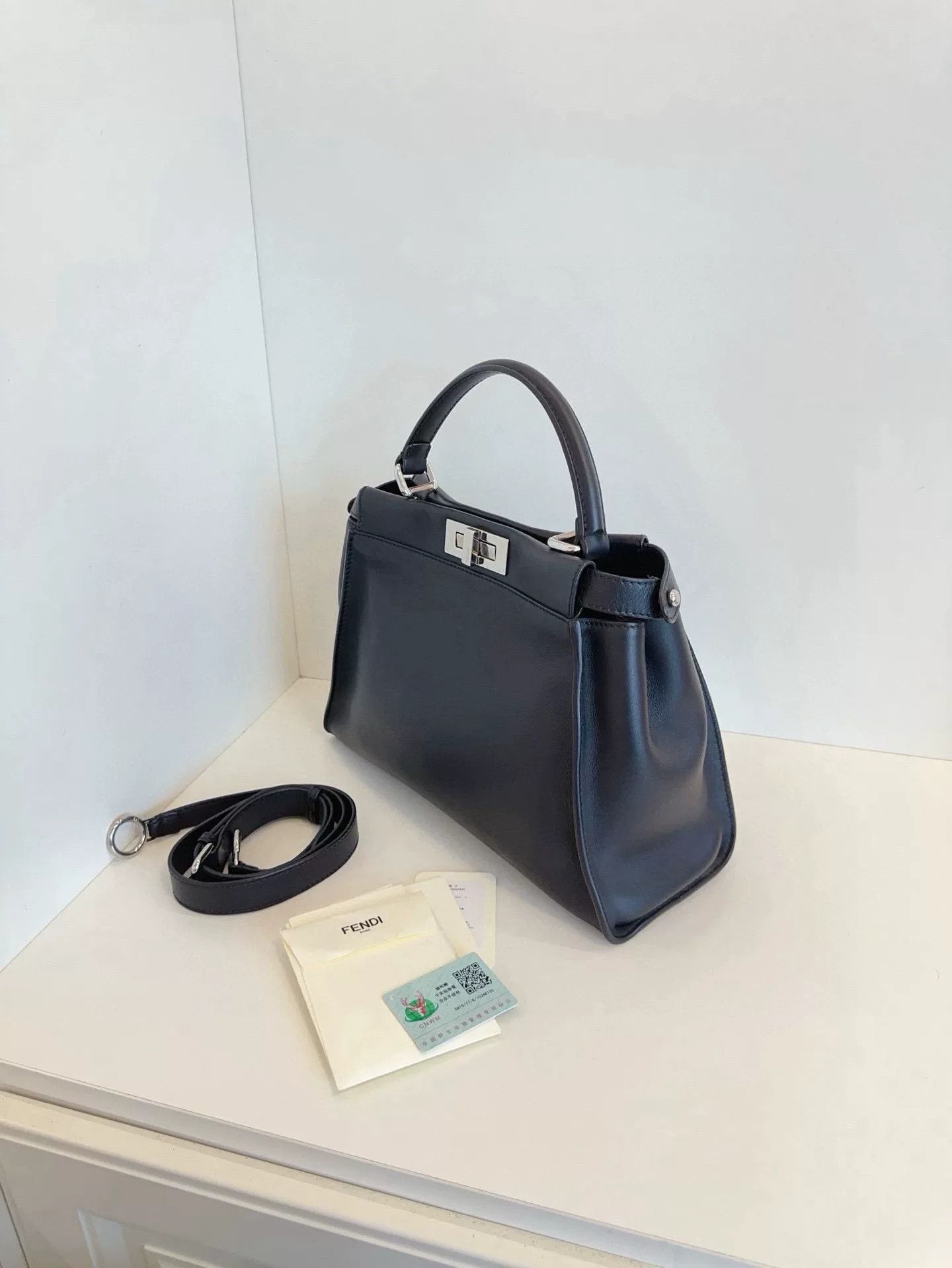 Fendi Pre-loved Bag Very good condition Size ONE SIZE - 4 Thumbnail