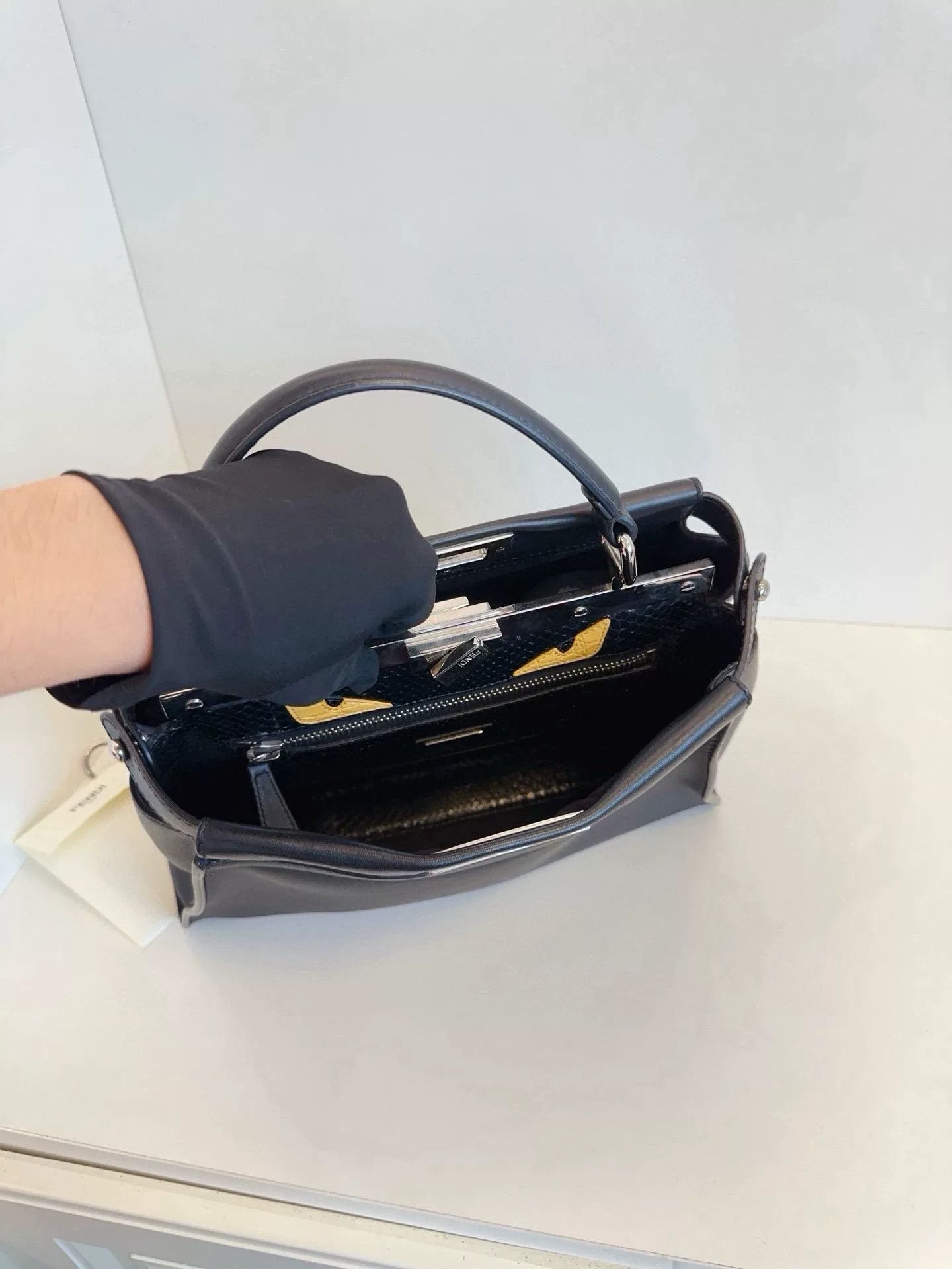 Fendi Pre-loved Bag Very good condition Size ONE SIZE - 8 Thumbnail