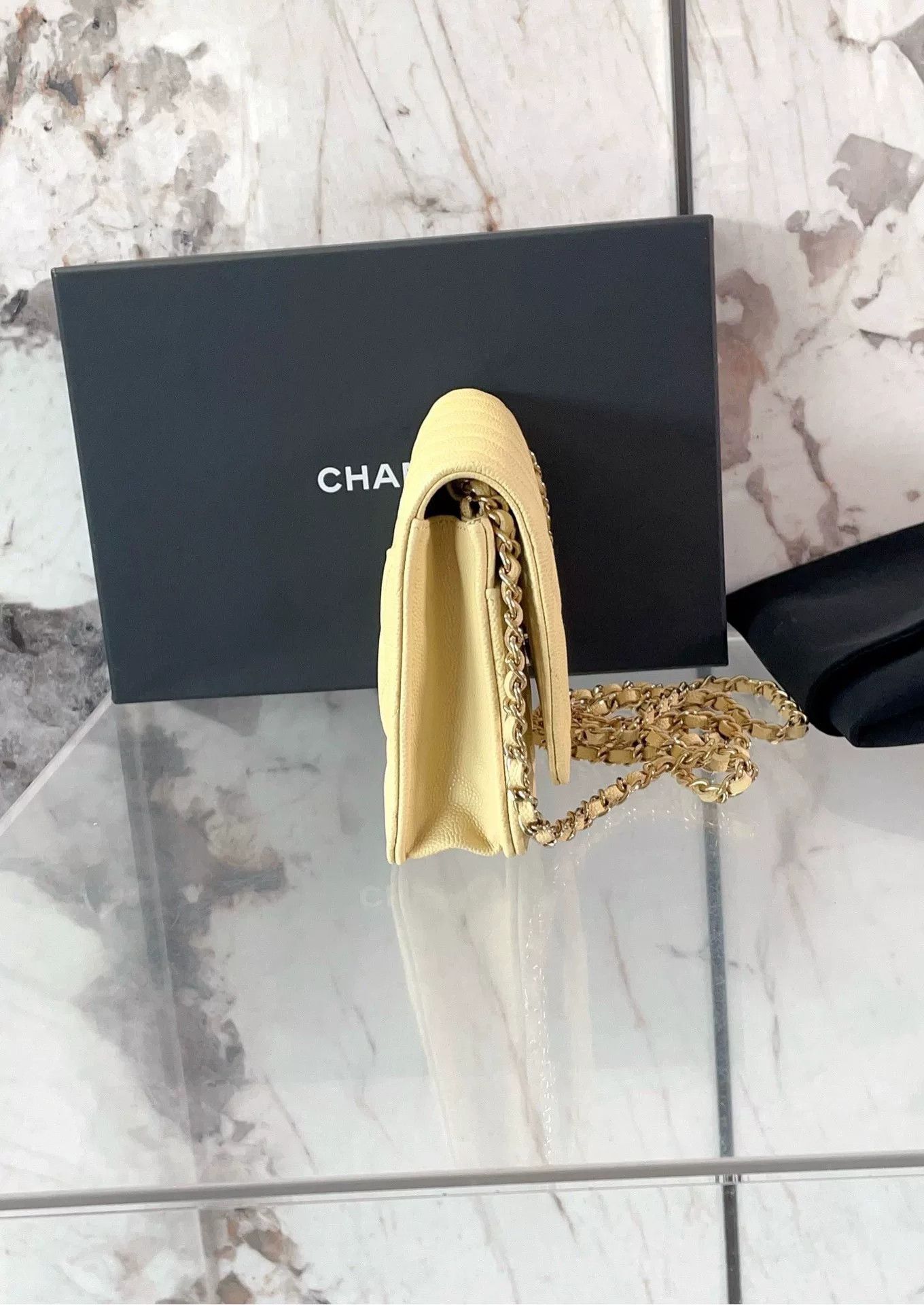 Chanel Pre-loved Bag Very good condition Size ONE SIZE - 3 Thumbnail