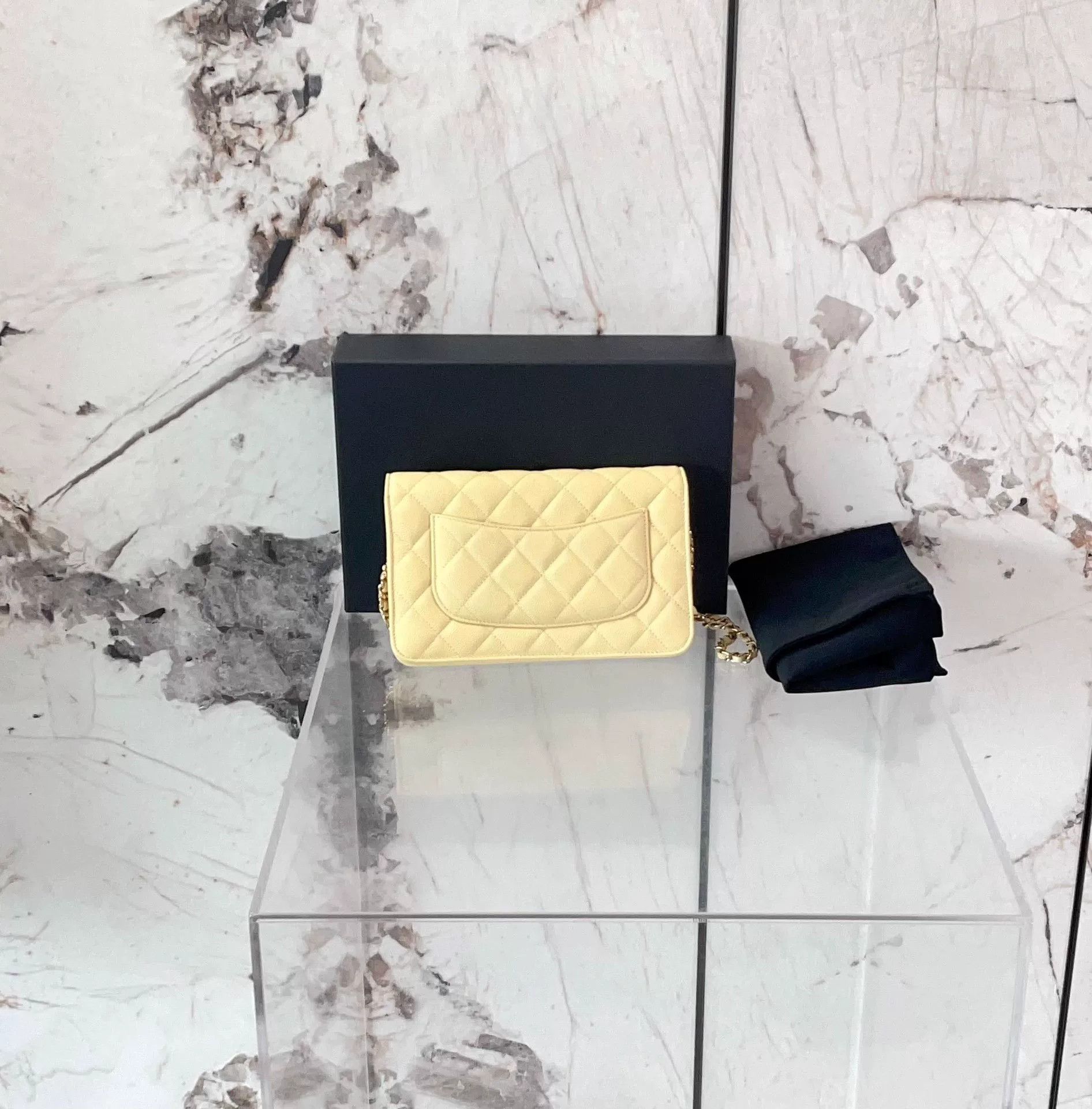 Chanel Pre-loved Bag Very good condition Size ONE SIZE - 2 Thumbnail
