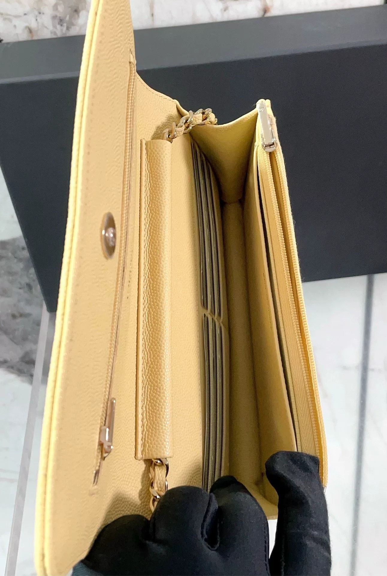 Chanel Pre-loved Bag Very good condition Size ONE SIZE - 9 Thumbnail
