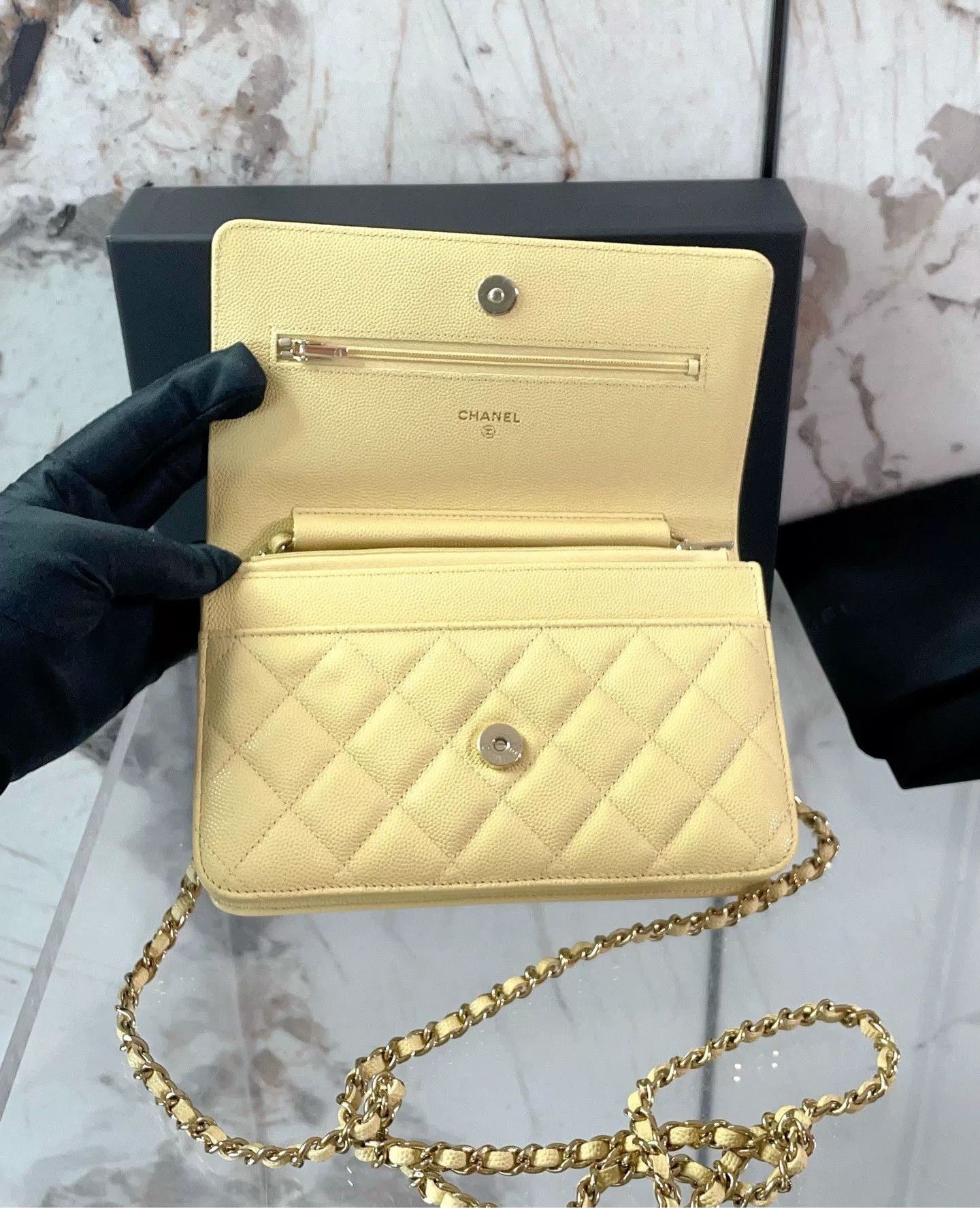 Chanel Pre-loved Bag Very good condition Size ONE SIZE - 8 Thumbnail