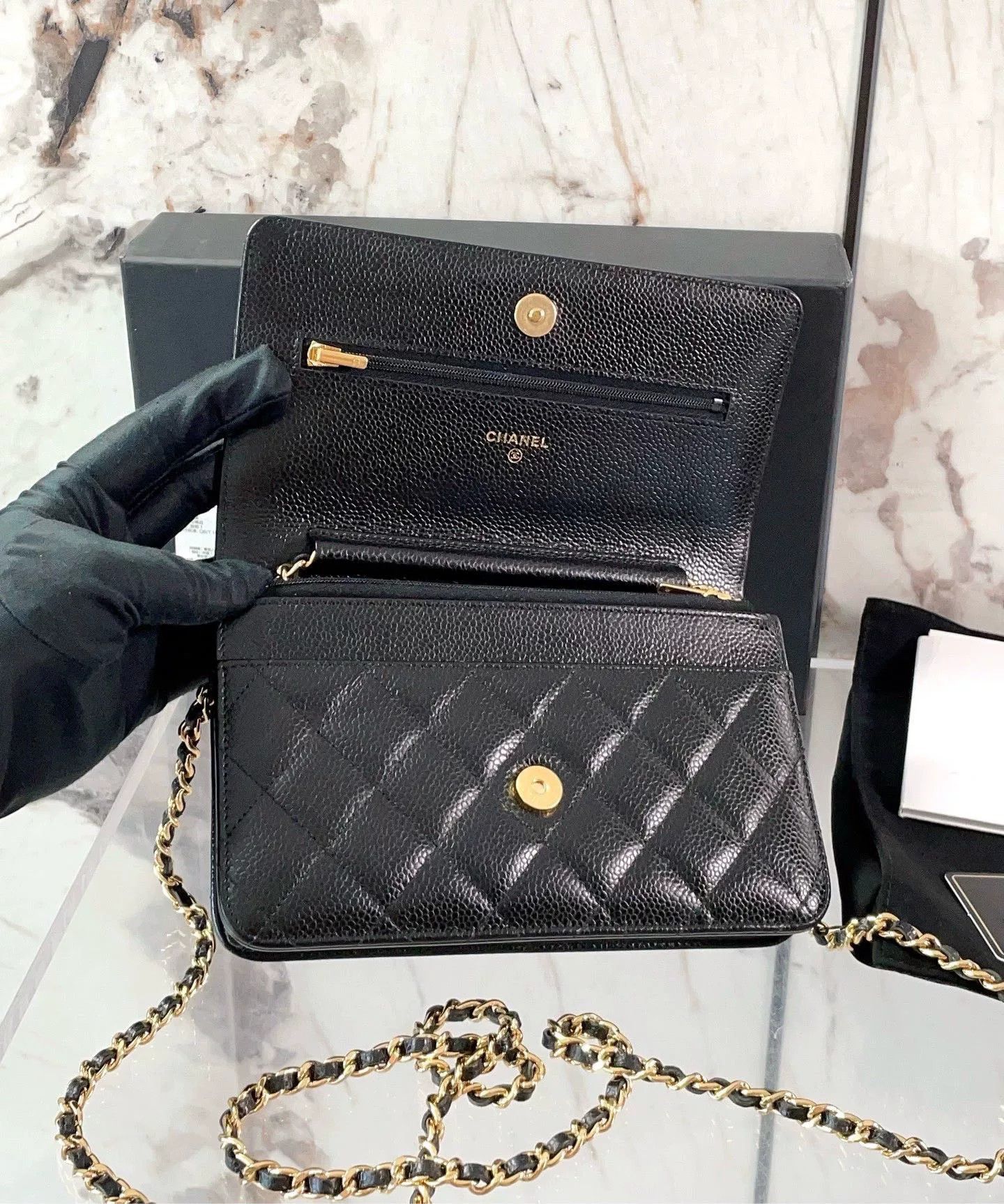 Chanel Pre-loved Bag Very good condition Size ONE SIZE - 7 Thumbnail