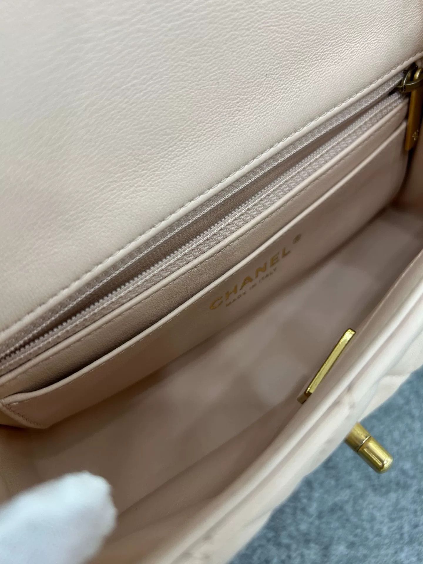 Chanel Pre-loved Bag Very good condition Size ONE SIZE - 8 Thumbnail