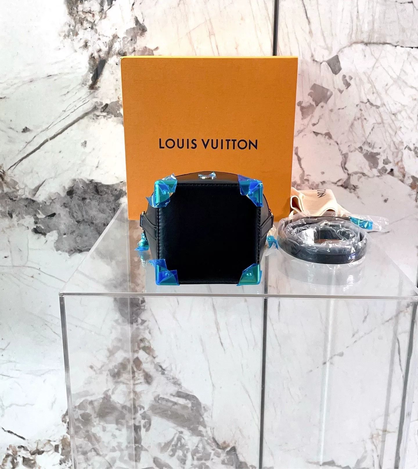 Louis Vuitton Pre-loved Bag Very good condition Size ONE SIZE - 4 Thumbnail