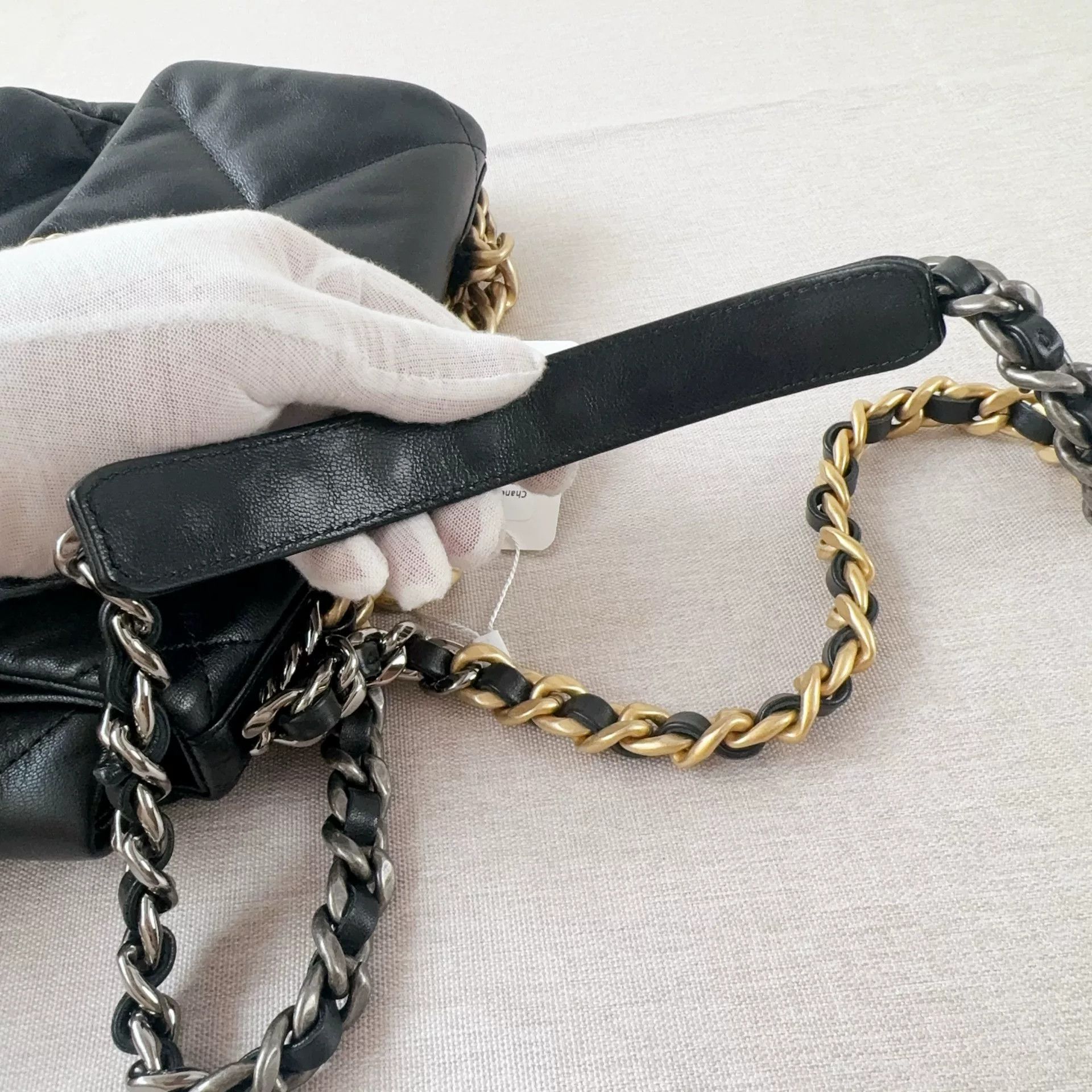 Chanel Pre-loved Bag Very good condition Size ONE SIZE - 8 Thumbnail