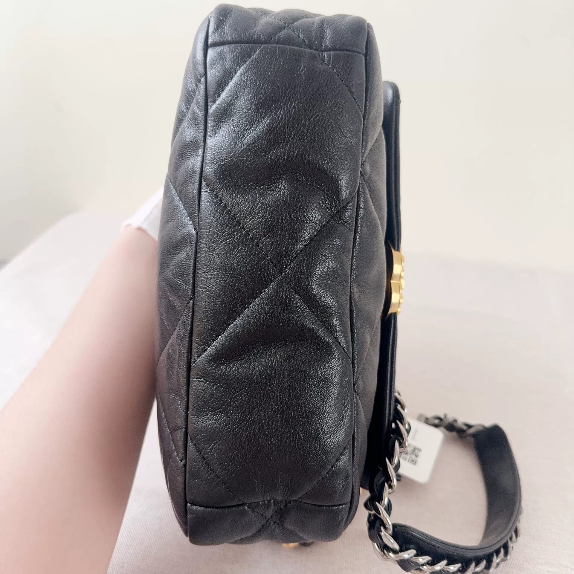 Chanel Pre-loved Bag Very good condition Size ONE SIZE - 5 Thumbnail