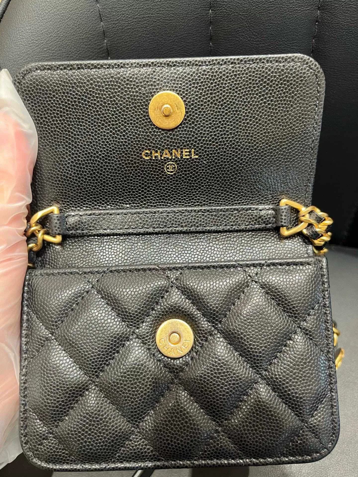 Chanel Pre-loved Bag Very good condition Size ONE SIZE - 6 Thumbnail