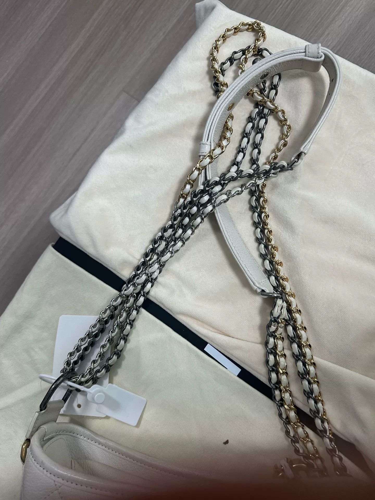 Chanel Pre-loved Bag Very good condition Size ONE SIZE - 4 Thumbnail