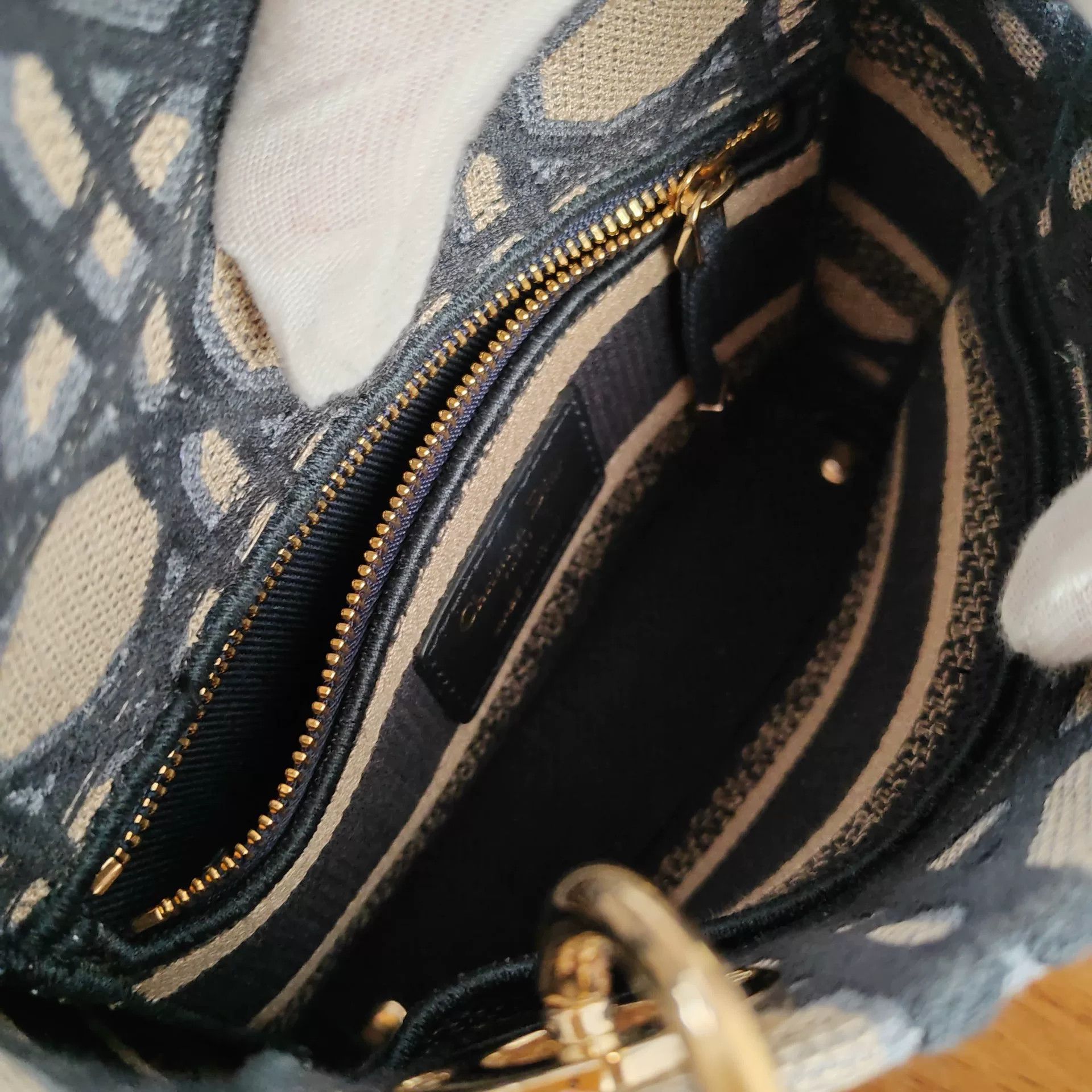 Dior Pre-loved Bag Very good condition Size ONE SIZE - 8 Thumbnail