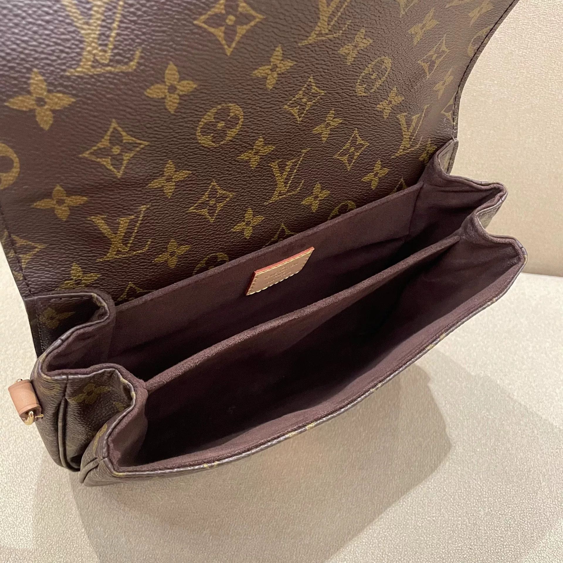 Louis Vuitton Pre-loved Bag Very good condition Size ONE SIZE - 8 Thumbnail