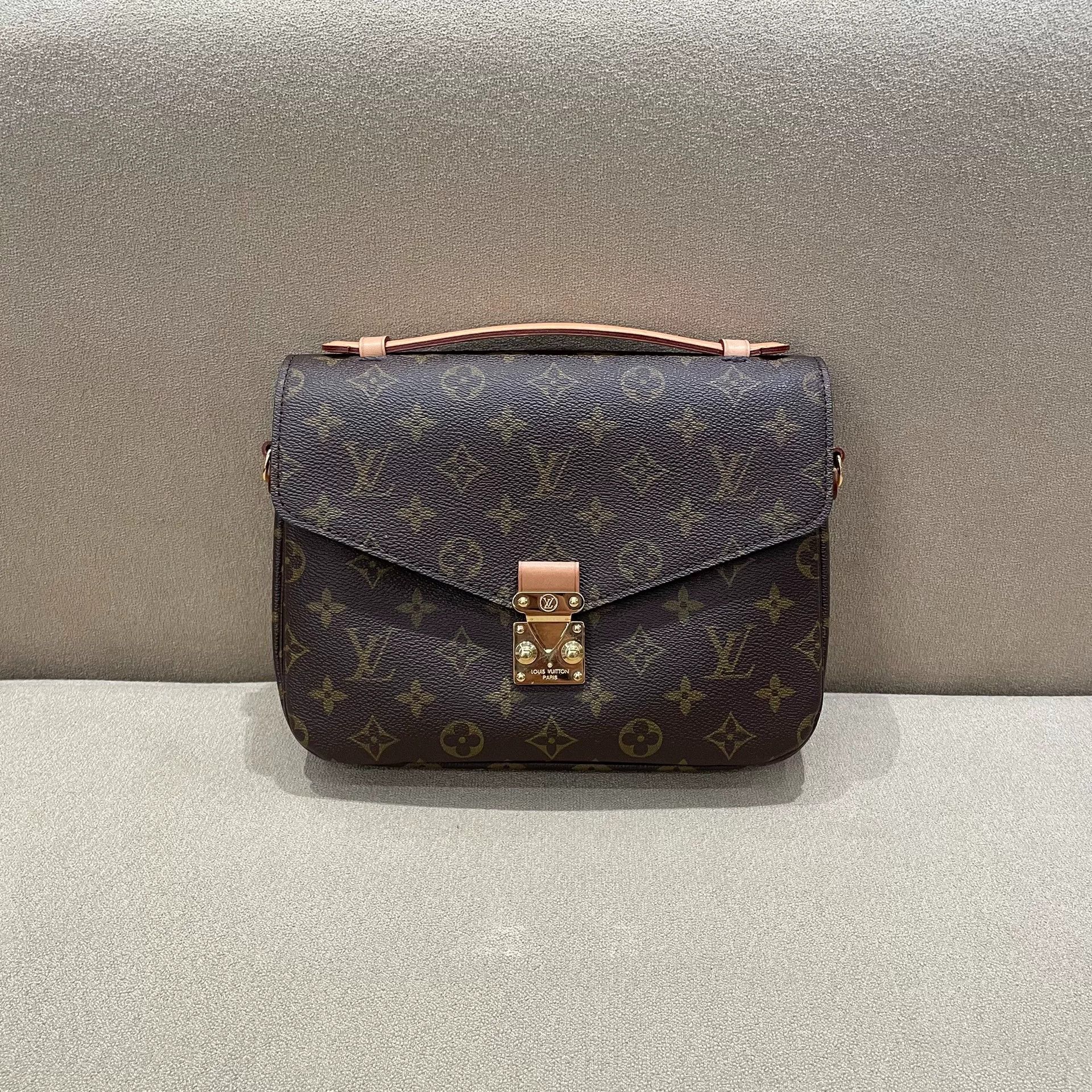 Louis Vuitton Pre-loved Bag Very good condition Size ONE SIZE - 2 Thumbnail