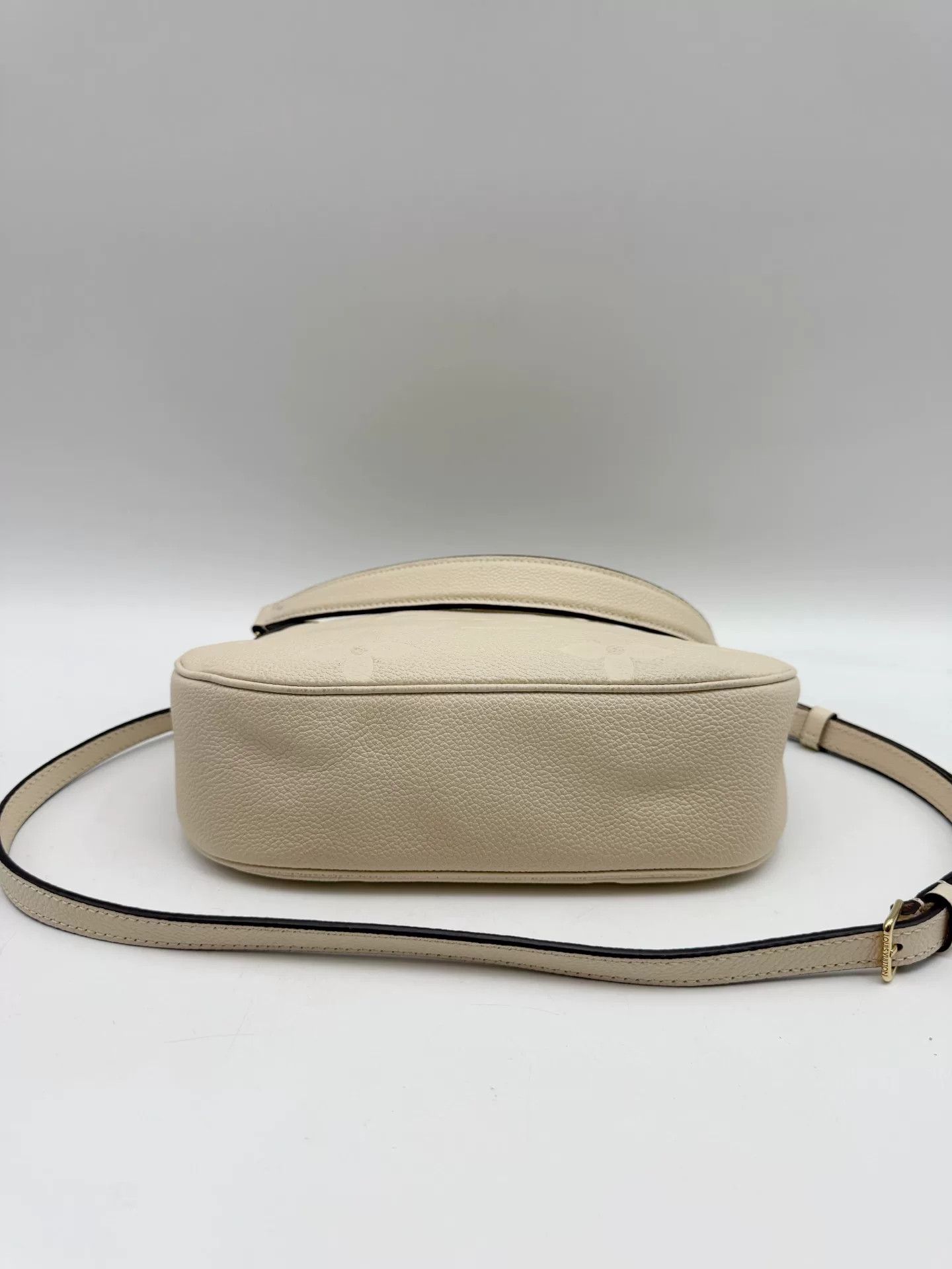 Louis Vuitton Pre-loved Bag Very good condition Size ONE SIZE - 5 Thumbnail