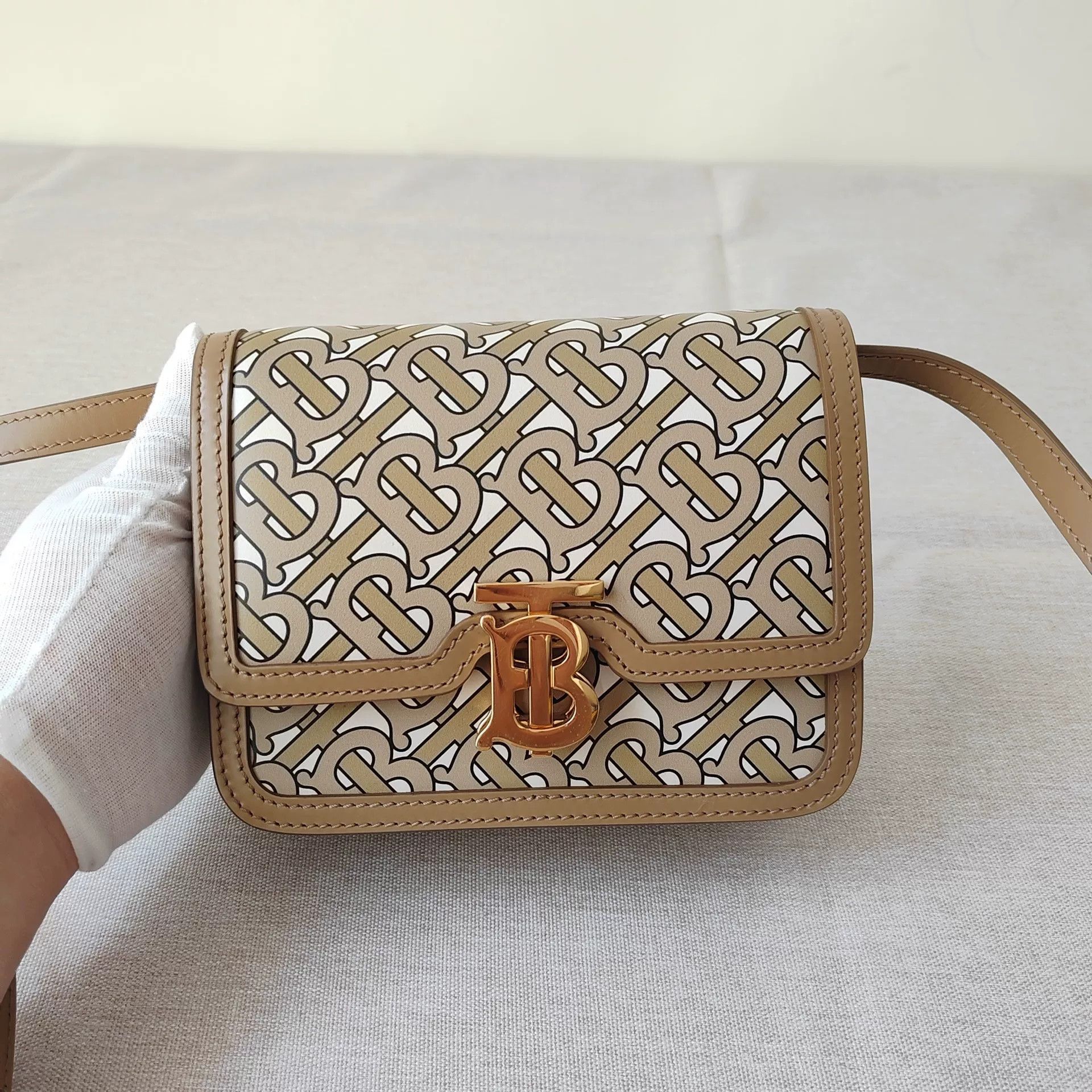 Burberry Pre-loved Bag Very good condition Size ONE SIZE - 8 Thumbnail