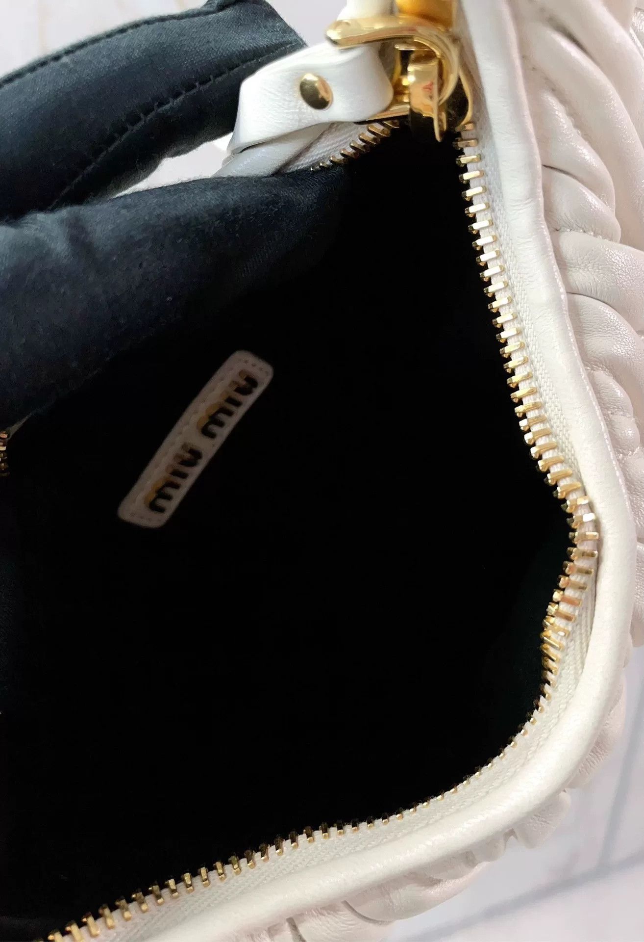 Miu Miu Pre-loved Bag Very good condition Size ONE SIZE - 9 Thumbnail
