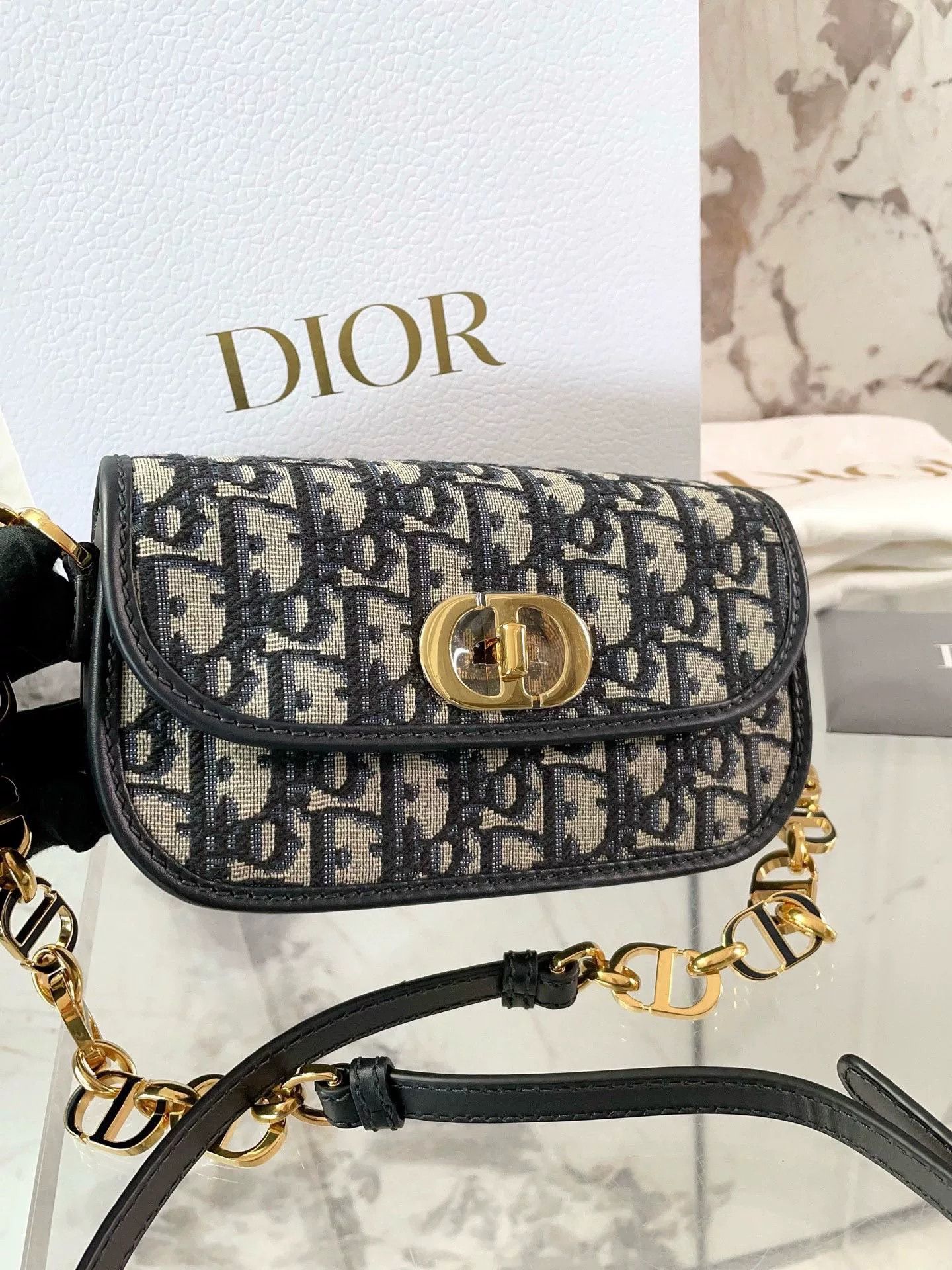 Dior Pre-loved Bag Very good condition Size ONE SIZE - 6 Thumbnail